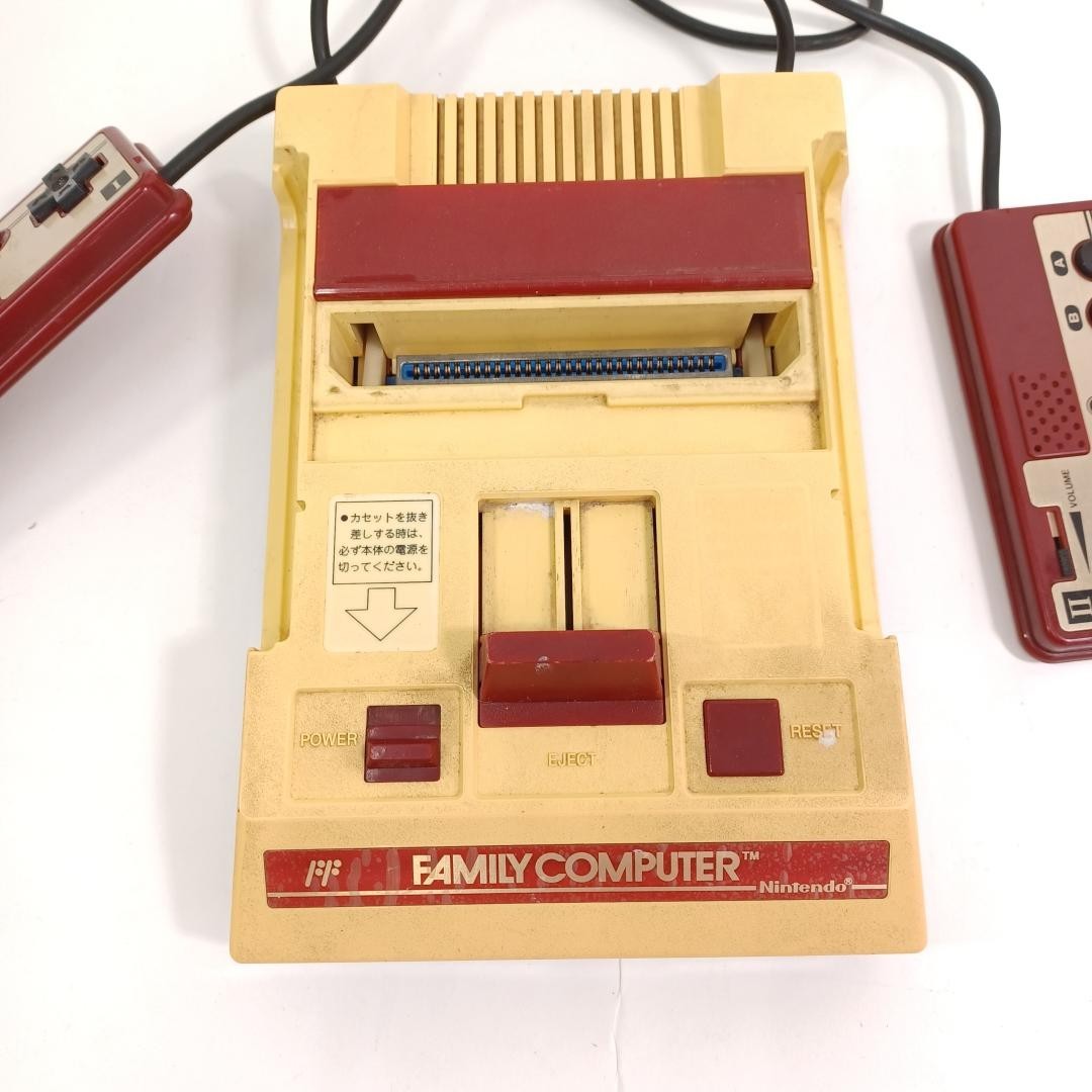 Vintage Nintendo Famicom Console System CIB with 15 Game Cartridges Tested