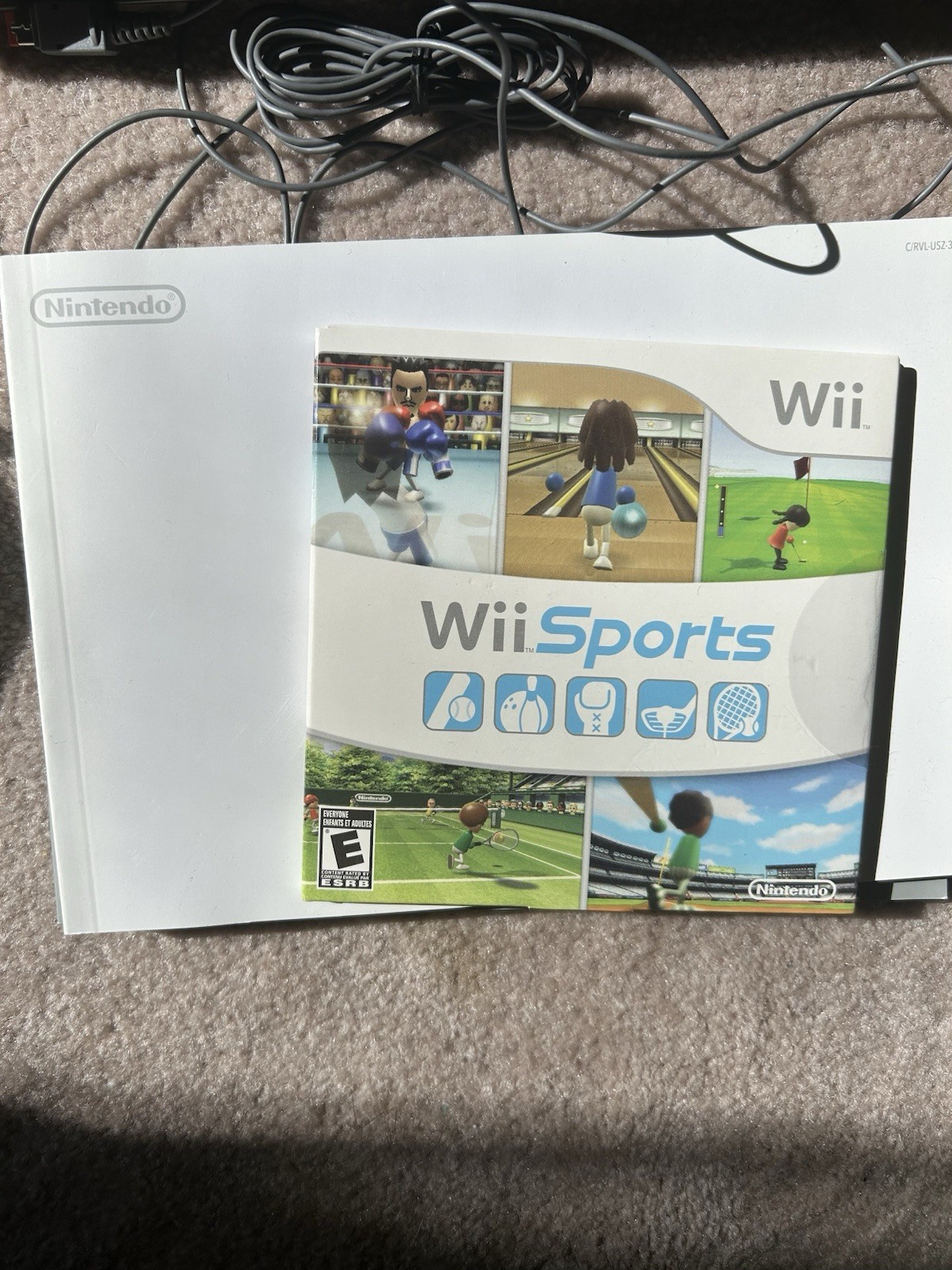 Nintendo Wii Console Bundle White CIB Wii Sports OEM Cables Sensor Bar