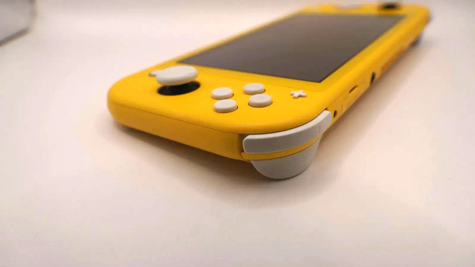 ARunk Nintendo Switch Lite Yellow 512GB Bundle Mario Kart 8 Detective Pikachu JP