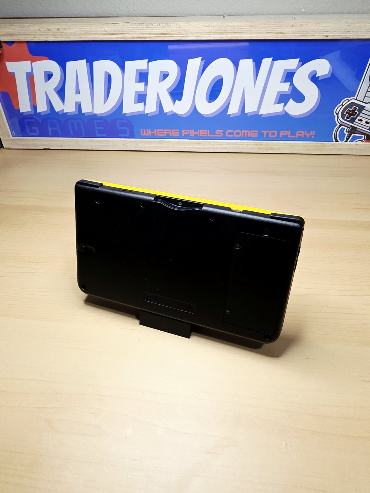 Nintendo DSi XL Yellow Handheld Console w/ Charger and Stylus – Reshell