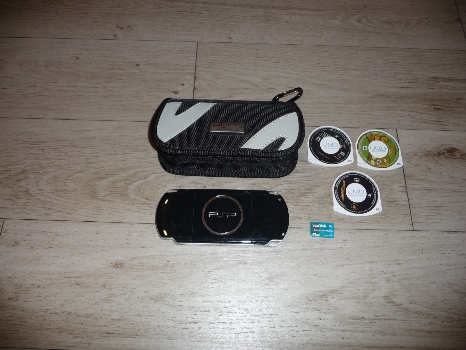 Sony Playstation Portable PSP-3001 With case and 3 games ,No battery or charger