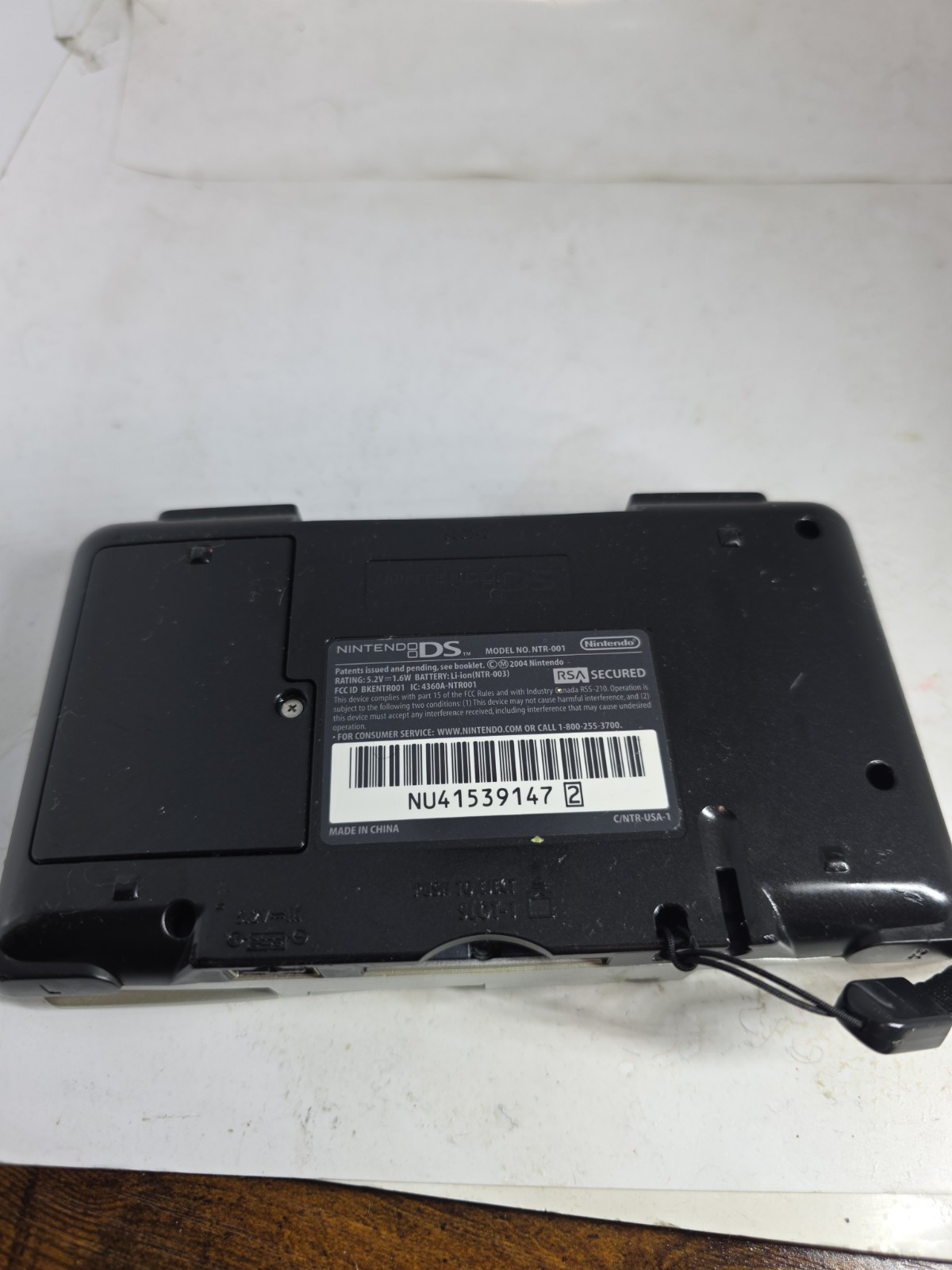 Nintendo DS OG FAT Console – tested and working with charger / broken hinge