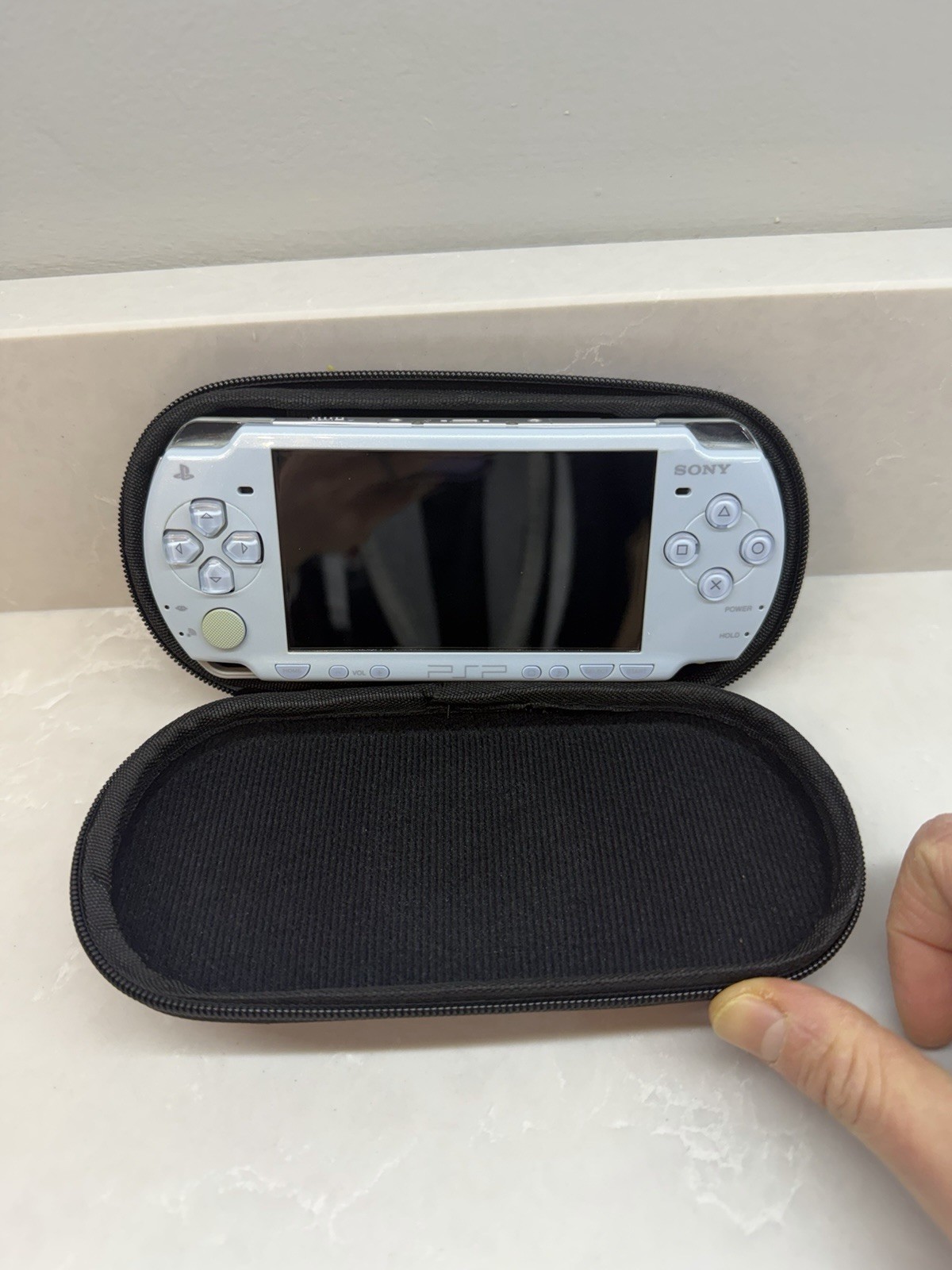 Felicia Blue PSP 2000 Console