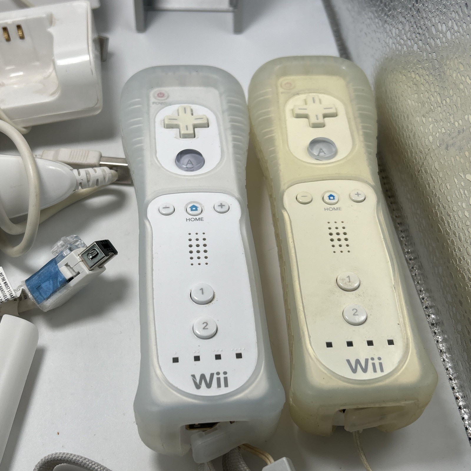 Nintendo Wii Console with Controllers Chargers And Battery Packs