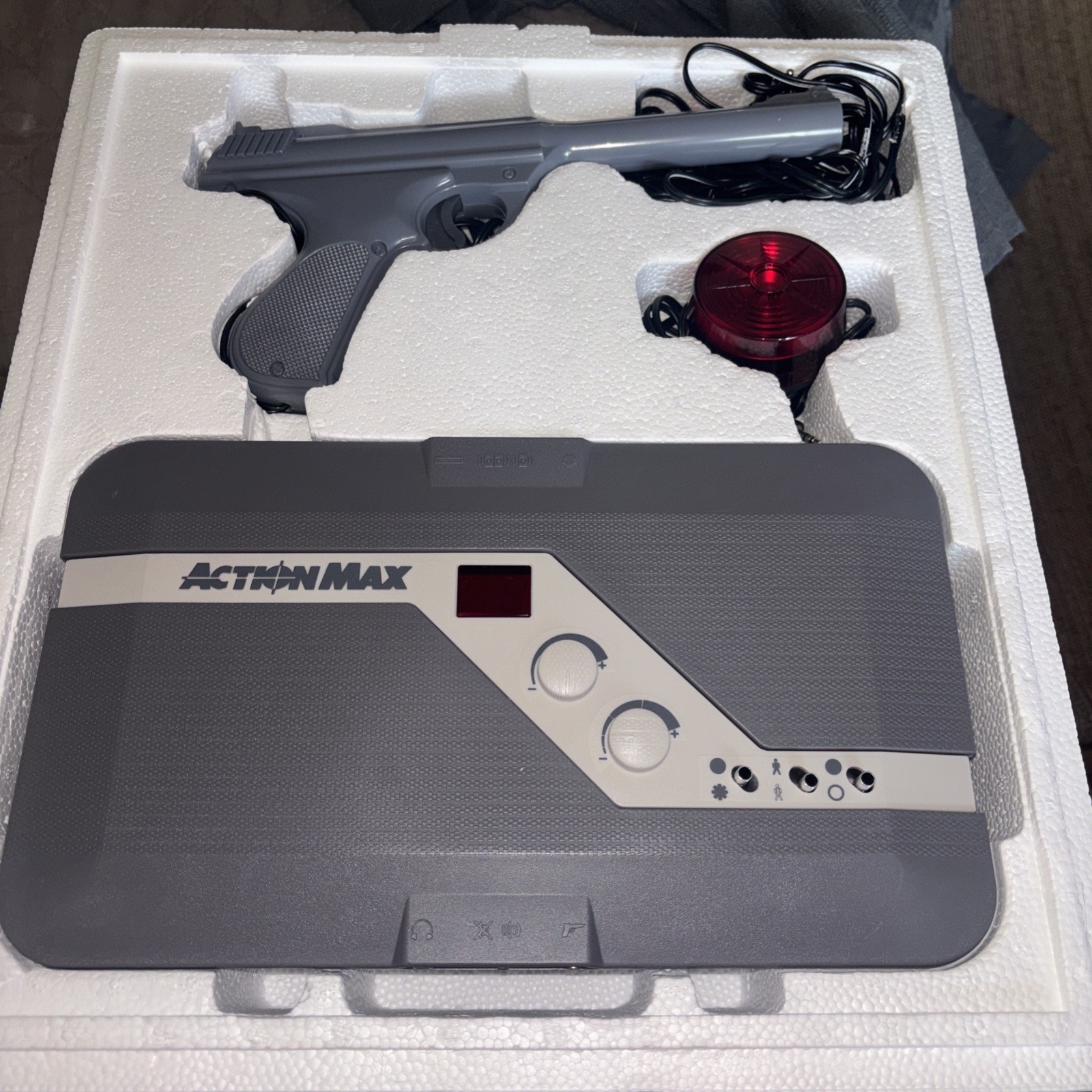 1987 ACTION MAX The First Real Action Game System WOW Over Rare #graves
