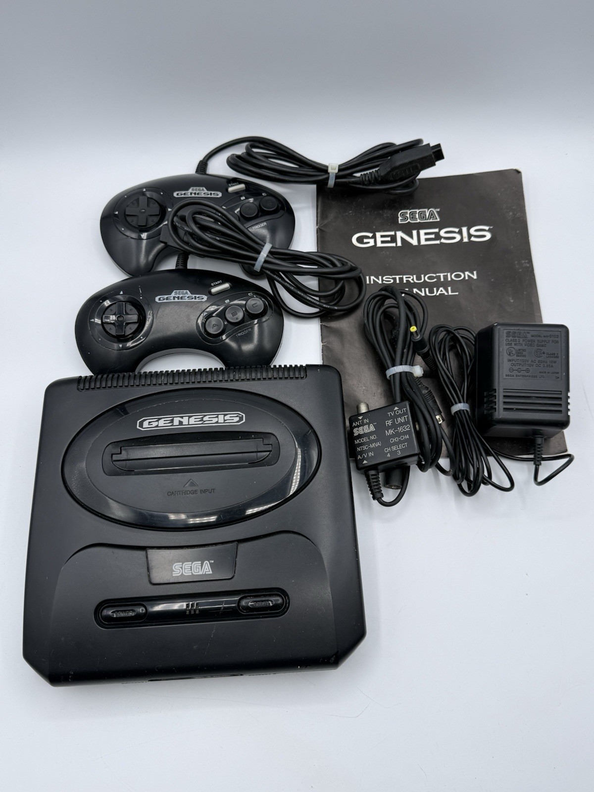Sega Genesis Model 2 MK-1631 Console System + 2 Remotes / Cables & Manual TESTED
