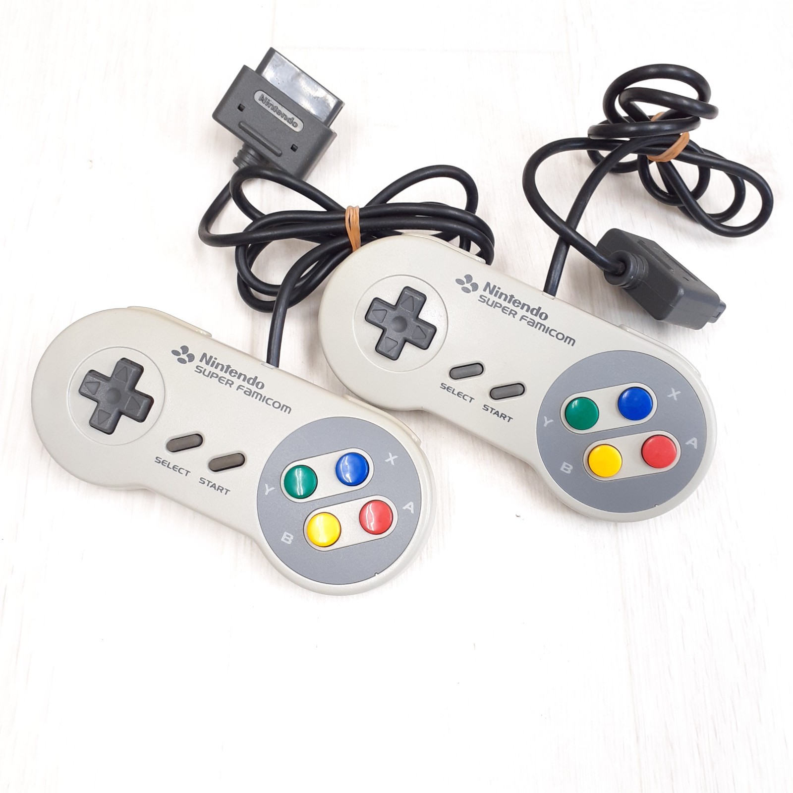 Nintendo Japanese Super Famicom Console with box 6 games CIB SNES SHVC-001