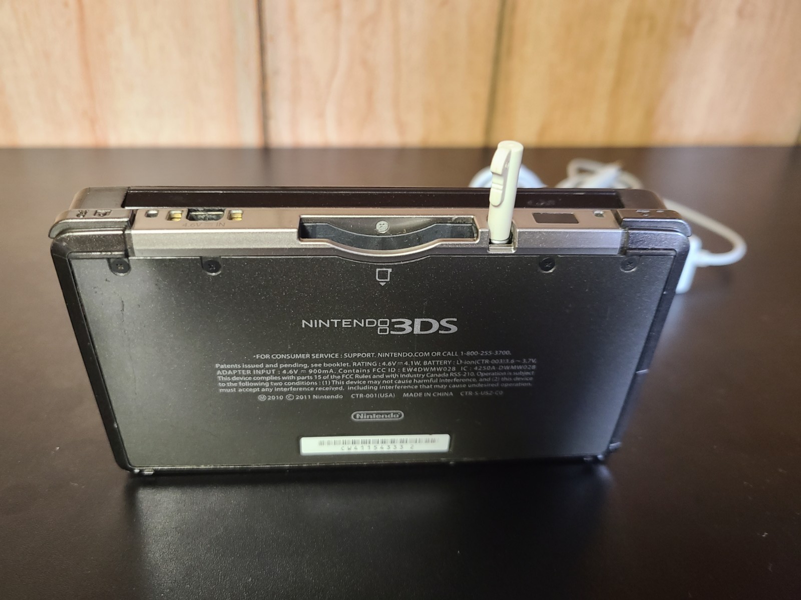 Nintendo 3DS 2GB Handheld System – Black, damaged screen