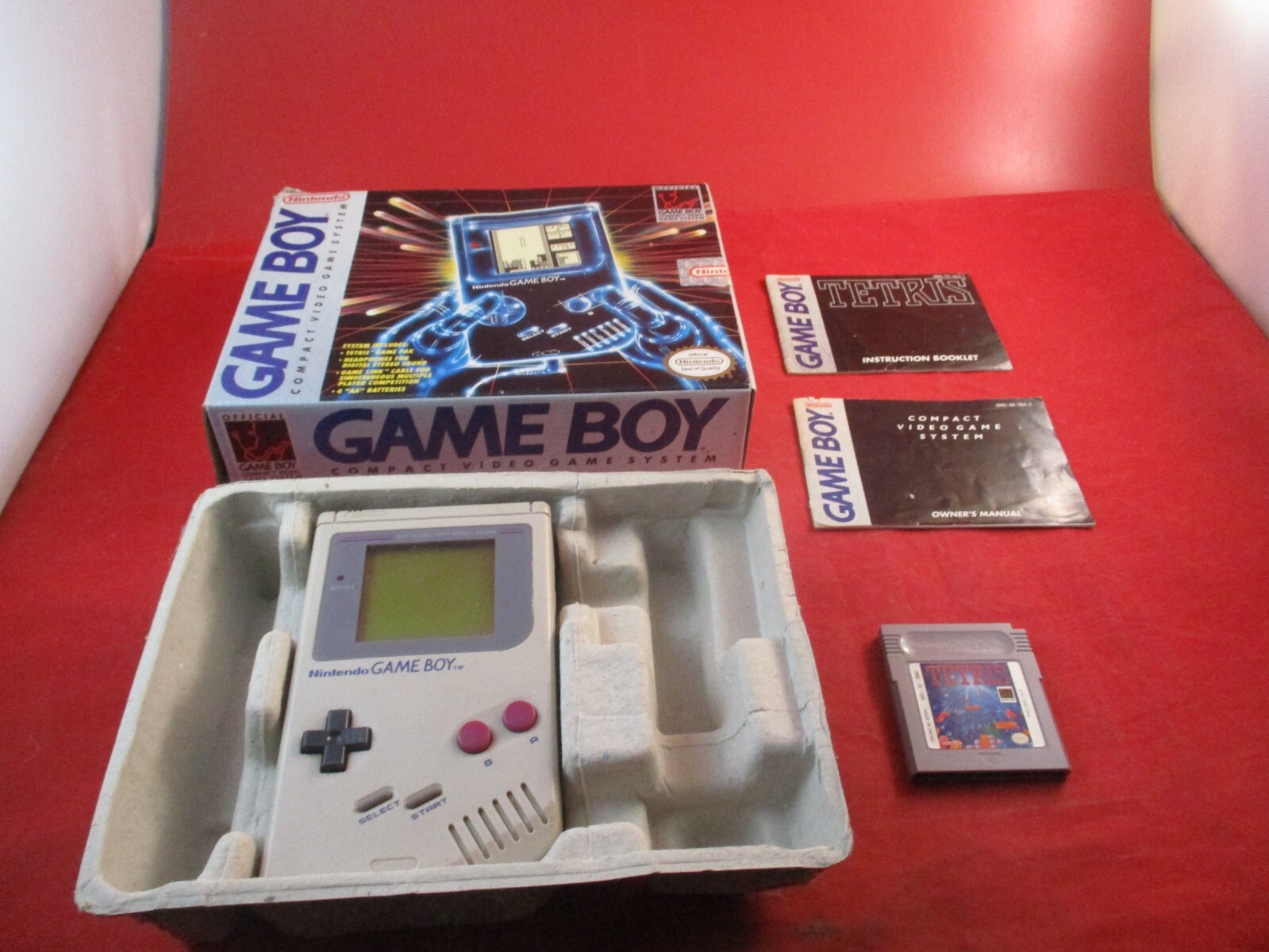 Original Nintendo Game Boy Console System Near Complete w/ Box manual Tetris
