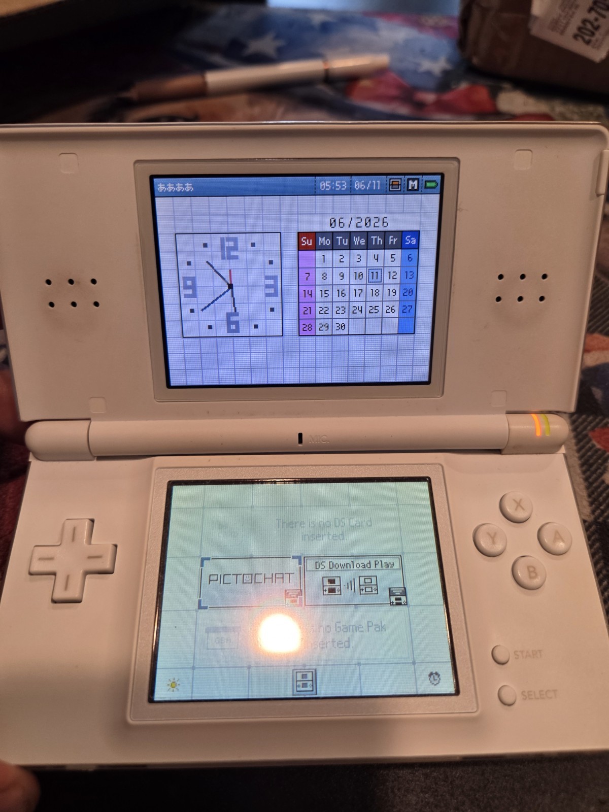 Nintendo DS Lite USG-001 JPN White Handheld Console Stylus Only Bad Hinge