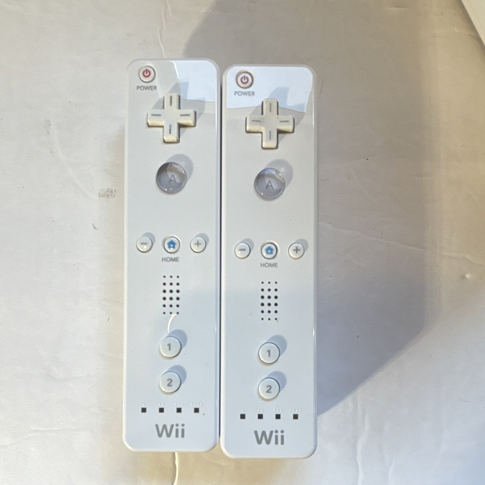 Nintendo Wii RVL-001 (USA) White Console Bundle w/ 2 Remotes