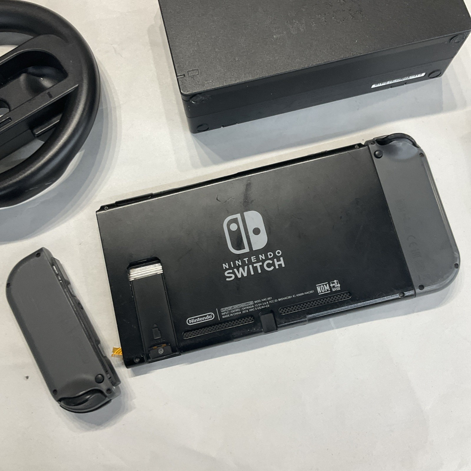 Nintendo Switch HAC-001 Console/Tablet FOR PARTS/REPAIR – READ DESCRIPTION!