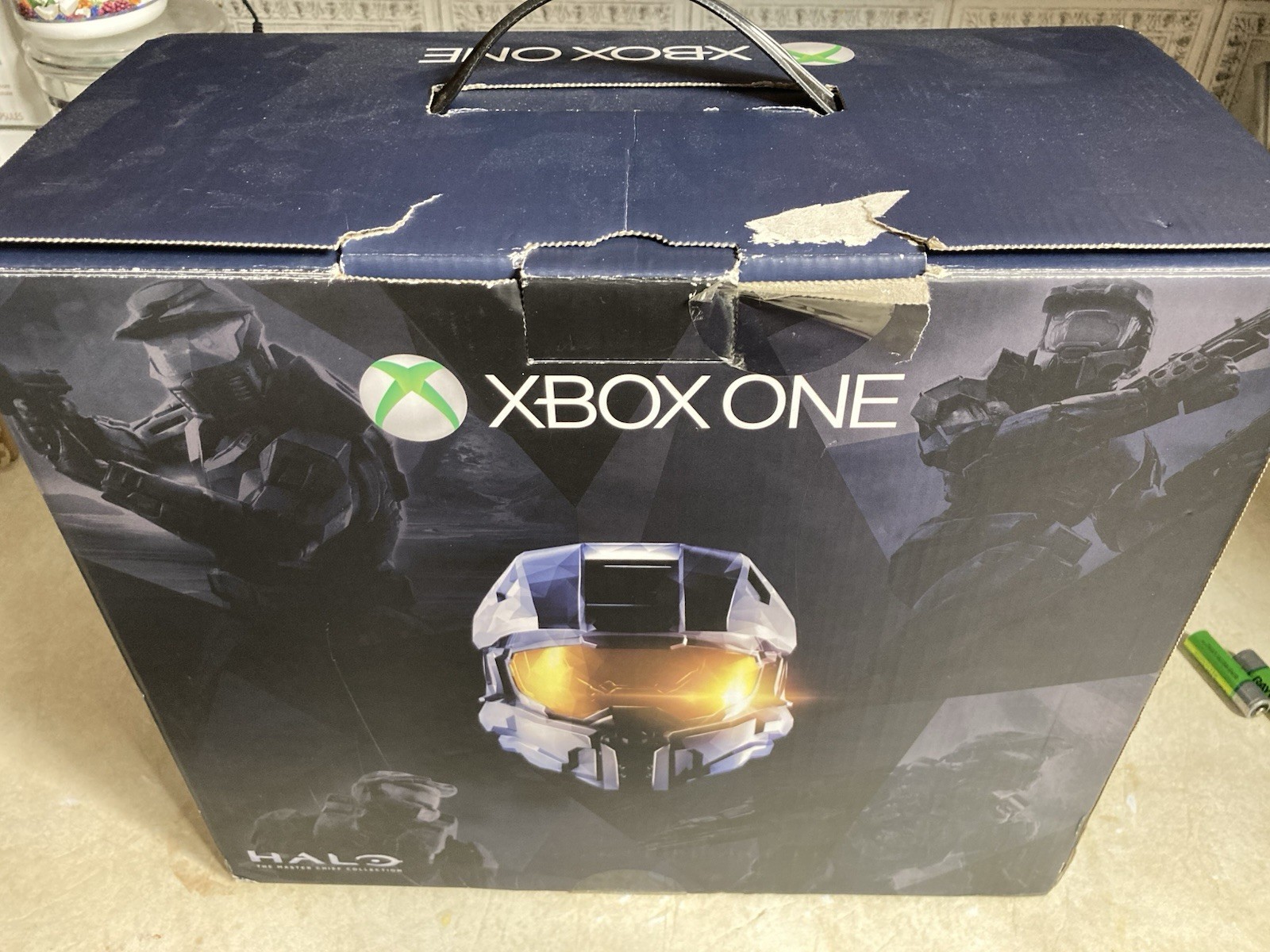 Microsoft Xbox One Special 1540 500GB White Console. Halo Boxed Edition