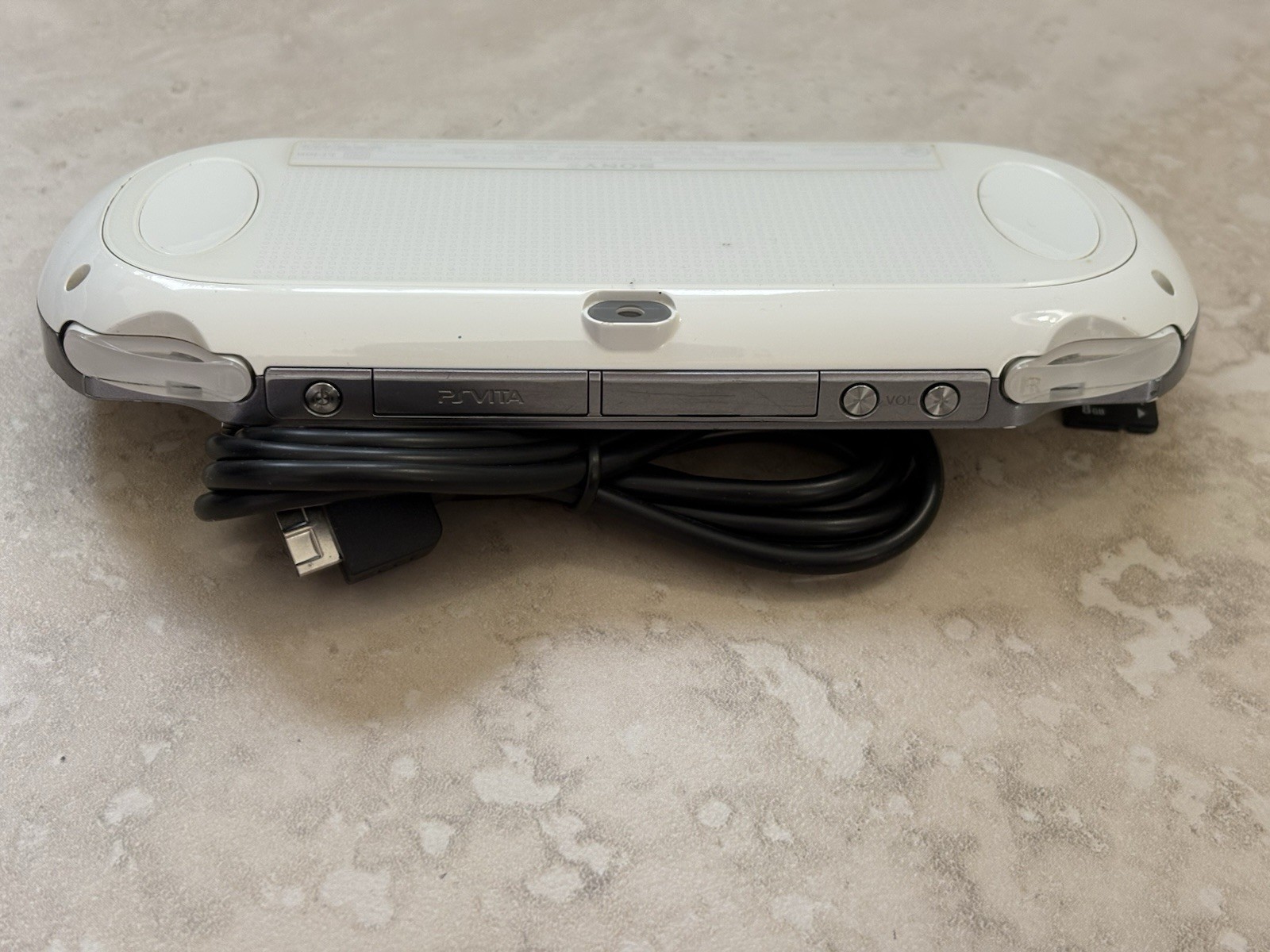 Sony PlayStation Vita White Handheld System – w/ 8GB Memory Card Read Desc