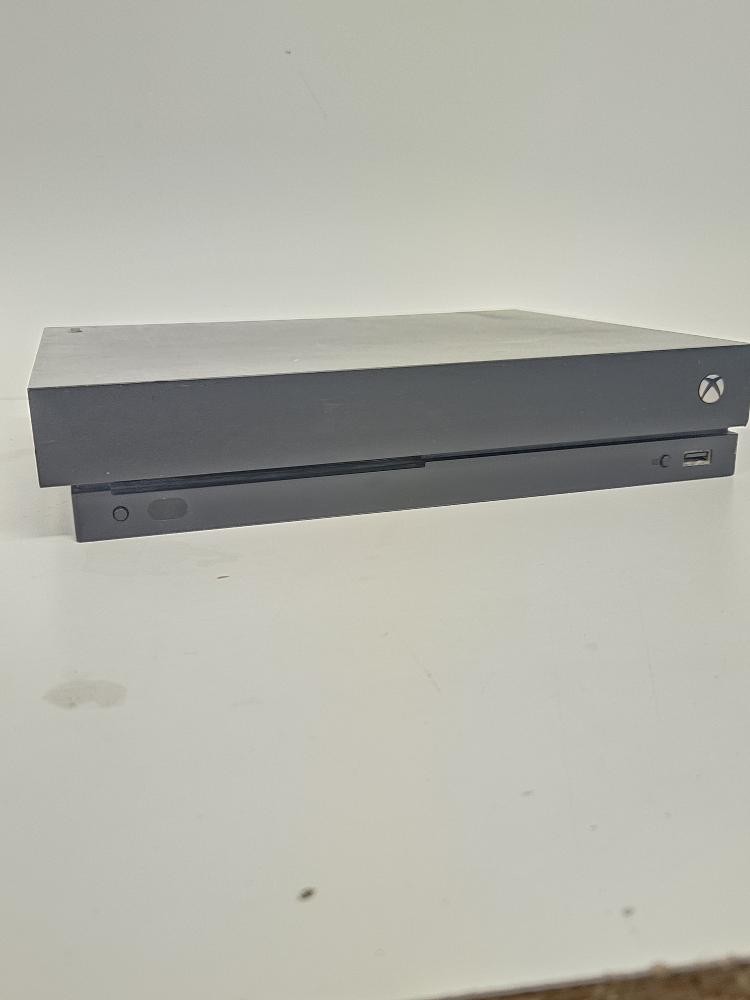 MICROSOFT XBOX ONE X – CONSOLE – 1TB – 1787 (P17030994)