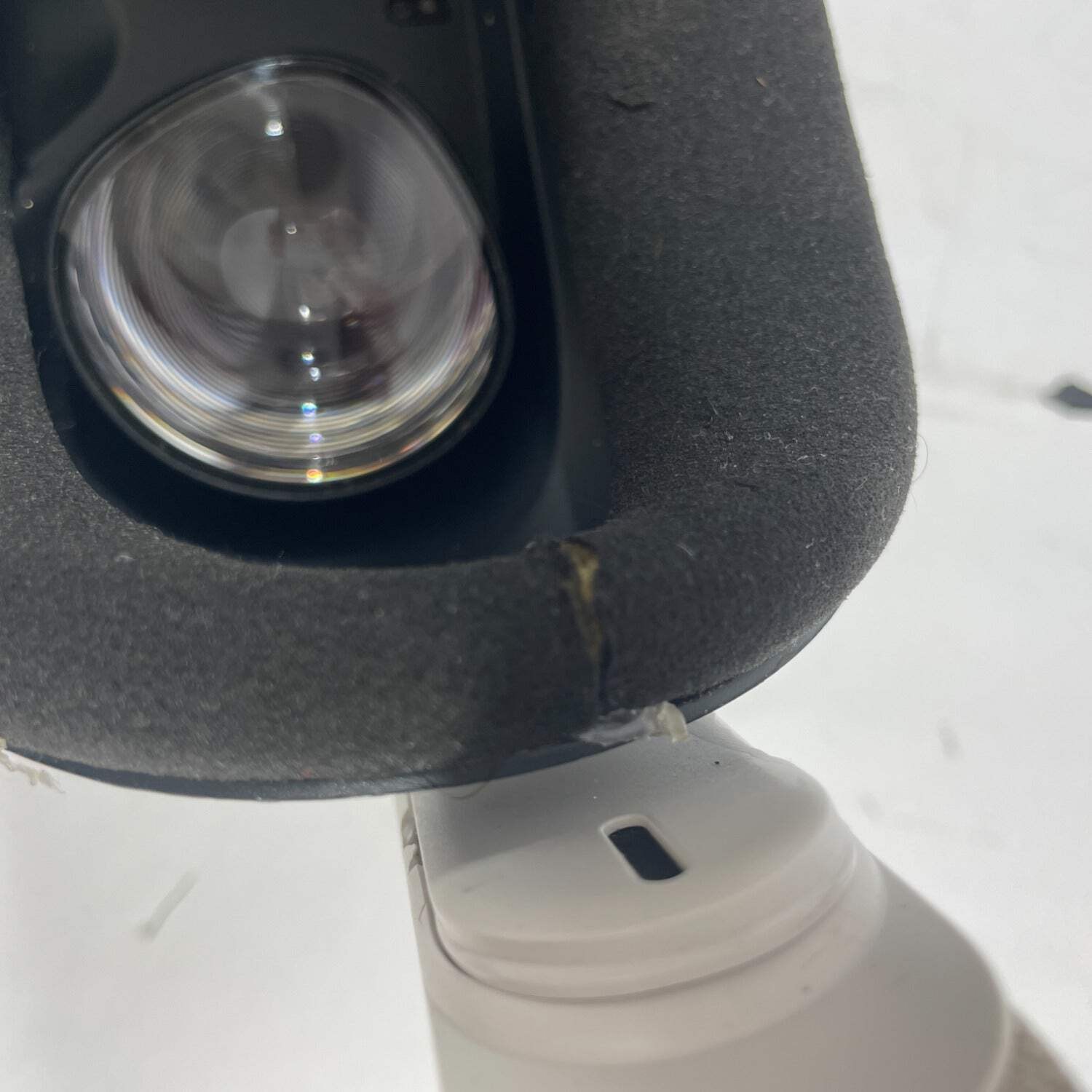 Broken Meta Quest 2 128GB VR Headset (Standalone) KW49CM