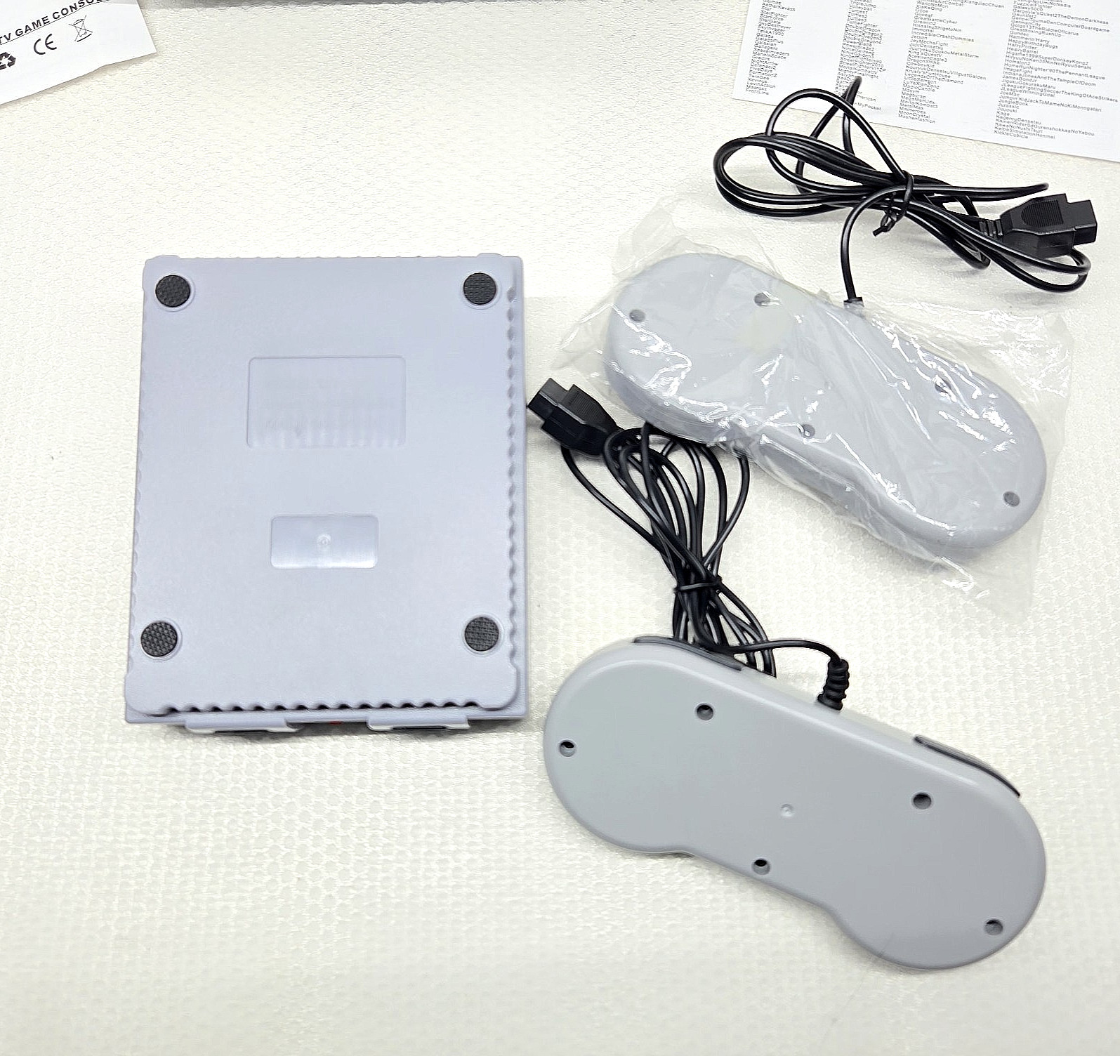 Super Mini SN-02 Game Console 821 Built-In Classic Games 2 Controllers PLZ READ