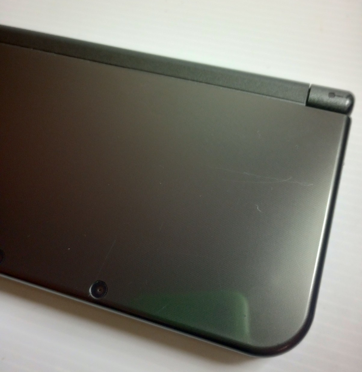 Nintendo New 3DS XL Handheld Gaming System Black Gray Good Shape w/ Charger