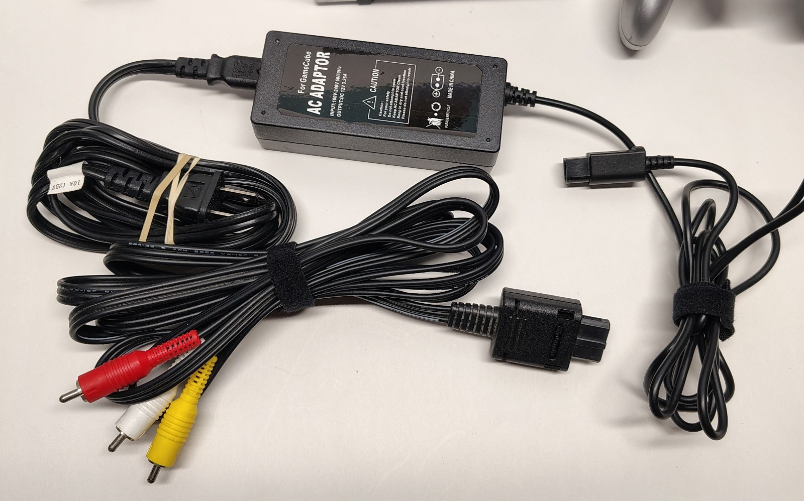 Nintendo GameCube Platinum DOL-101 W/ Game Memory Card Cables & OEM Controller