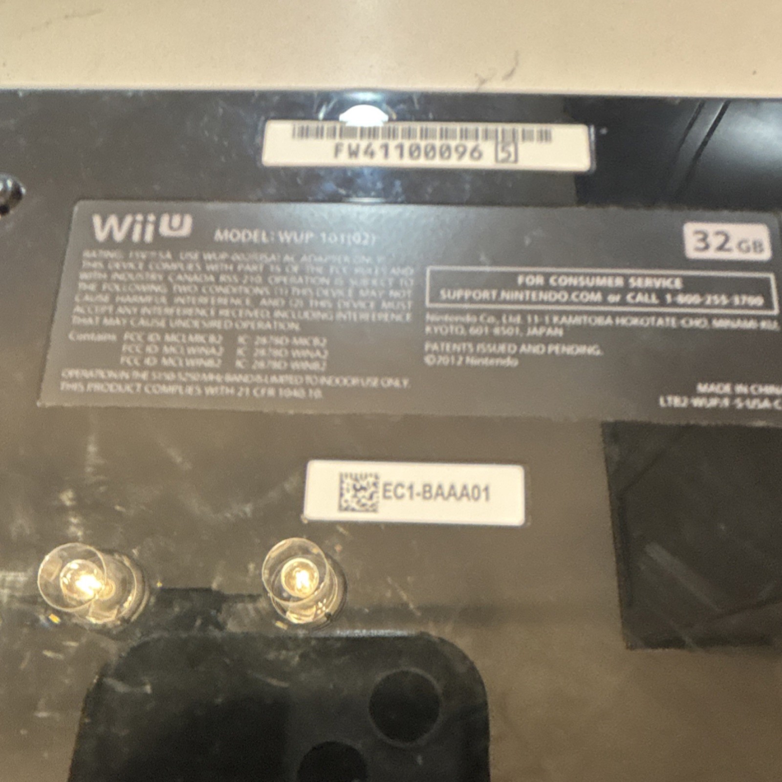 Nintendo Wii U WUP-101(02) Black 32GB Console with GamePad & AC Adapter