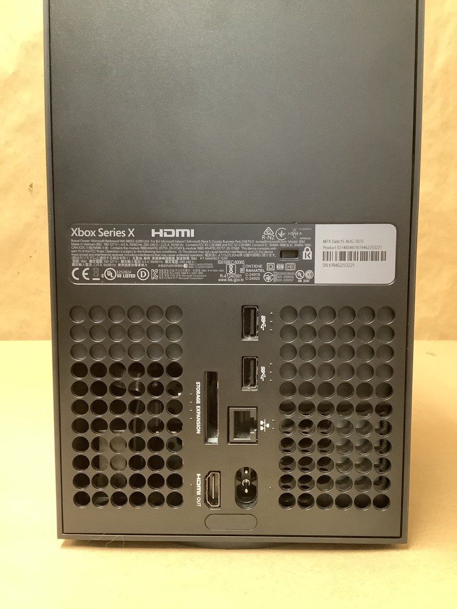 MICROSOFT Model: 1882 XBOX SERIES X 1TB SSD GAMING CONSOLE IN BOX (G29016884)
