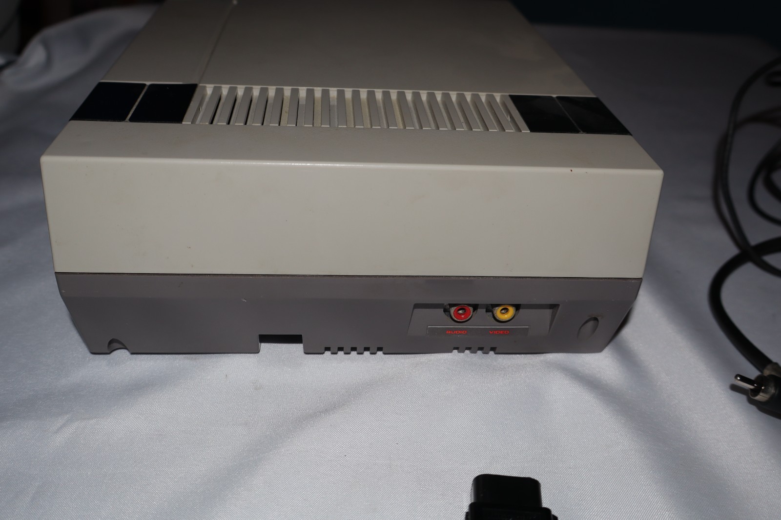 Nintendo NES Console 2 controllers A/V cord On Red Blinking Light Repair Parts