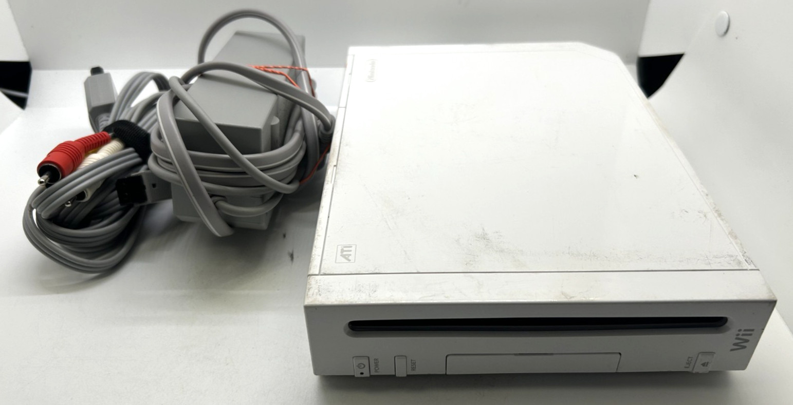 Nintendo Wii RVL-001 Console Tested Working w/ AV Cable & Power Cord Works