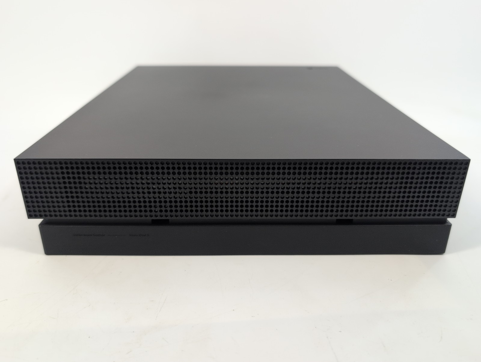 Xbox One X (Model 1787) Console ONLY (WONT STAY ON – Buzzing Sound) Parts/Repair
