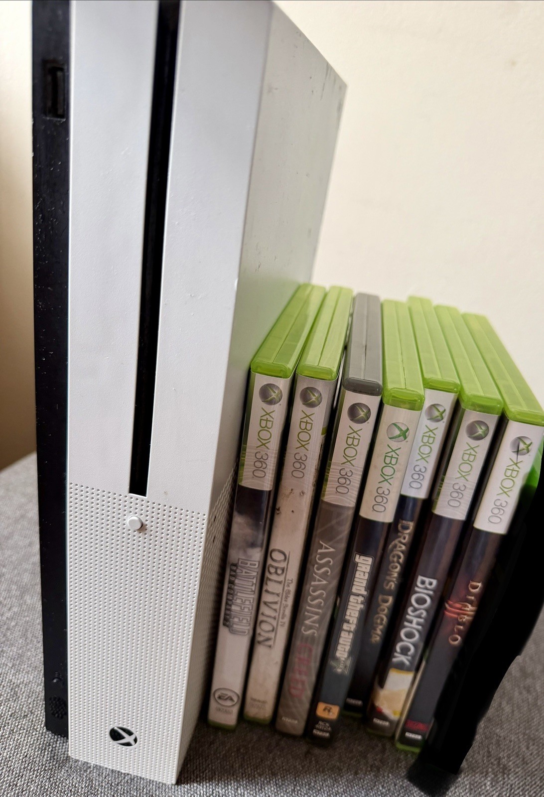 Xbox One S 1TB Console – White /Games Bundle