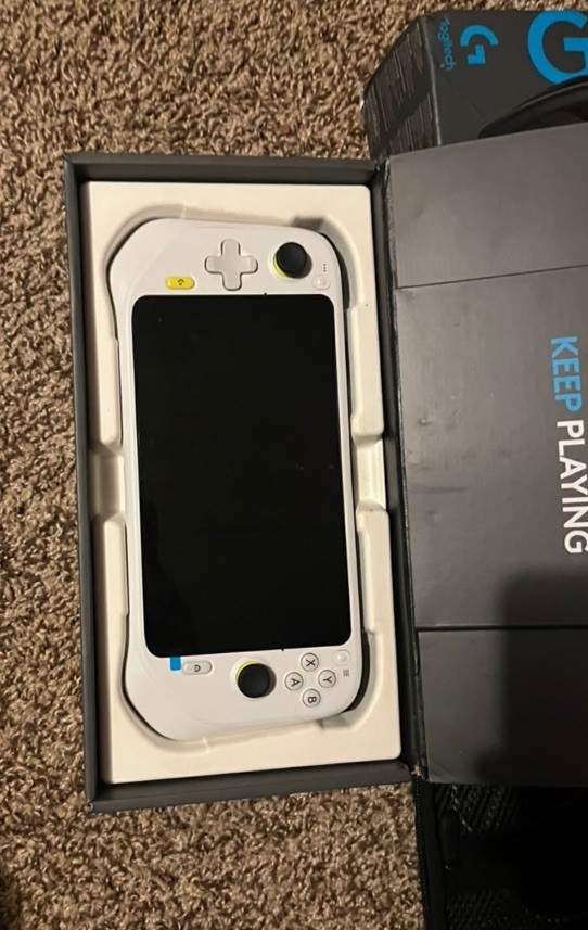 LOGITECH (XBOXCLOUD) HANDHELD OPEN BOX!!