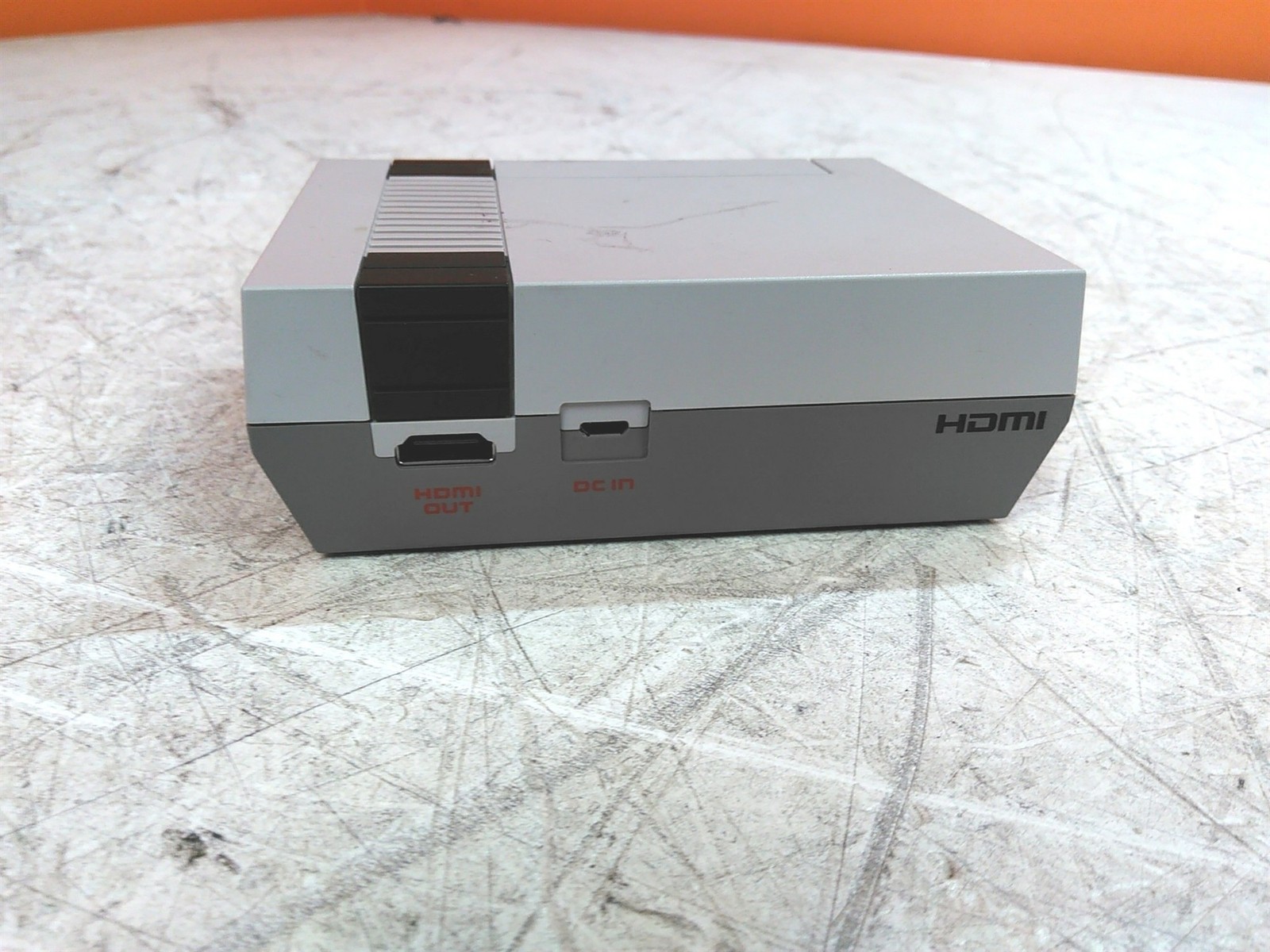 Nintendo Entertainment System HDMI NES Classic Edition with 1x Controller