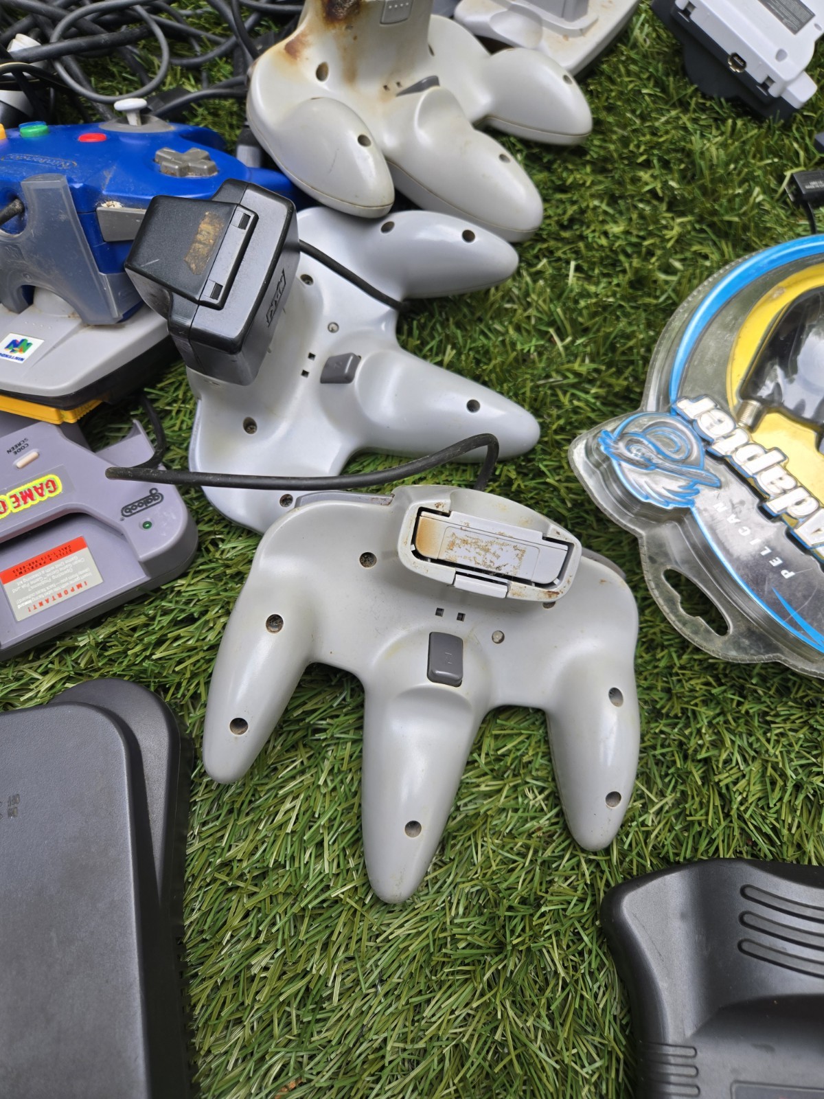 Vintage Nintendo 64 N64 Console X 2 OEM Bundle,4 Controllers Other Accessories