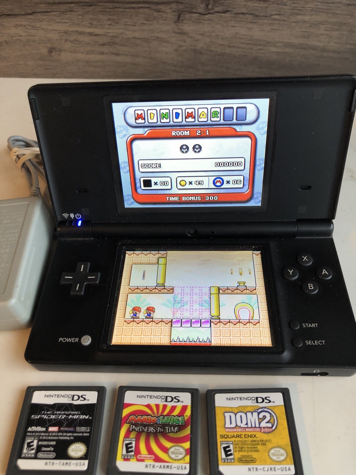 Nintendo DSi Matte Black Video Game Console 4 Games Lot w/ Charger Dragon Quest