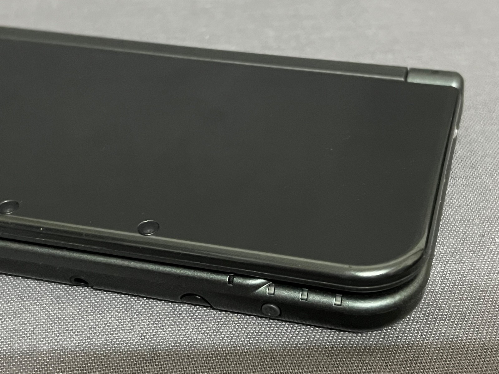 New Nintendo 3DS XL Gray Black Console With Charger and cartridge US Version