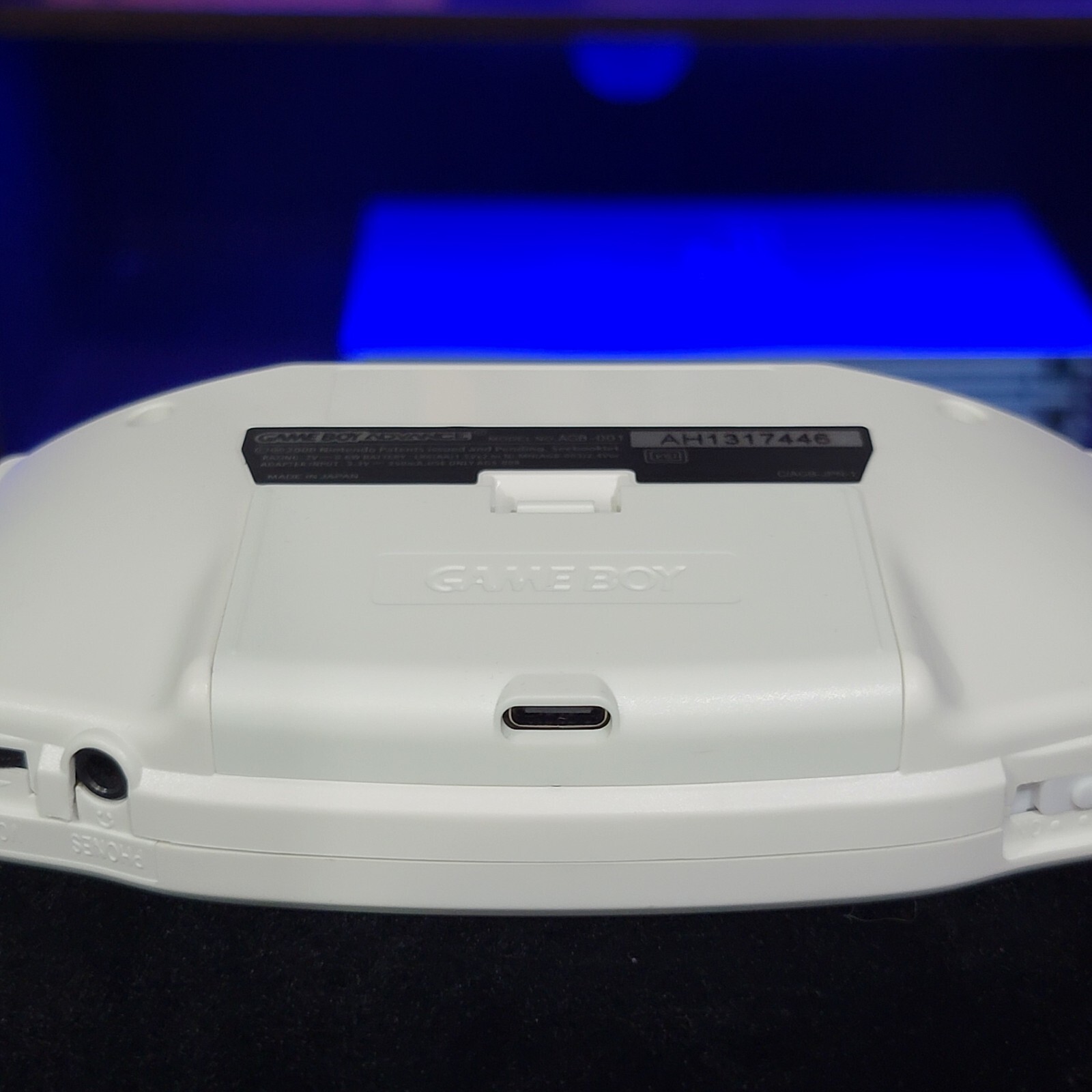White Game Boy Advance GBA iPS Backlit LCD Usb-C 1800 mAh Rechargeable Battery