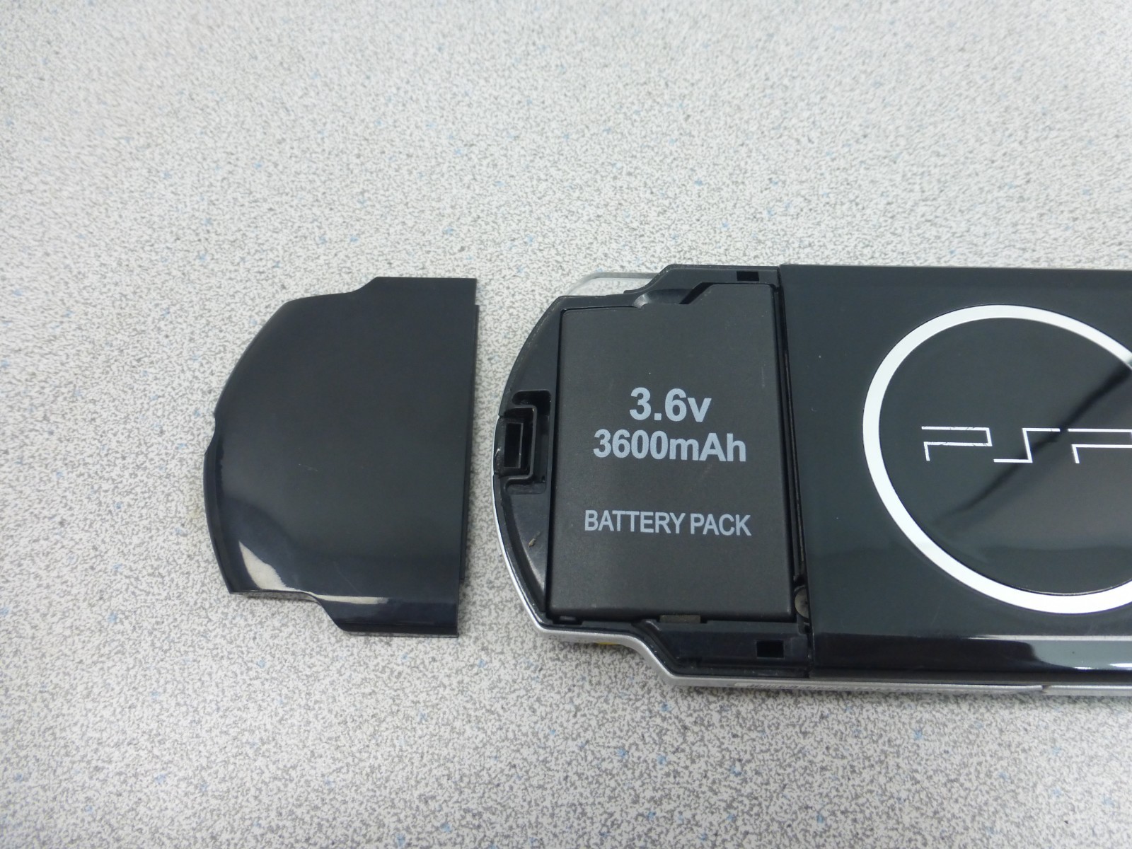 Sony PSP 3001 Console – PARTS or REPAIR – WONT READ GAMES