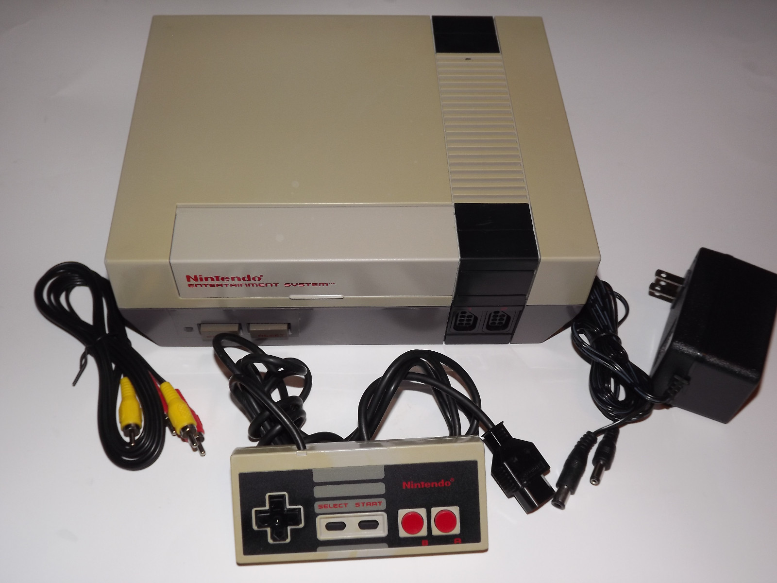 Original Nintendo NES System Console Accessories & NEW NES 72 Pin