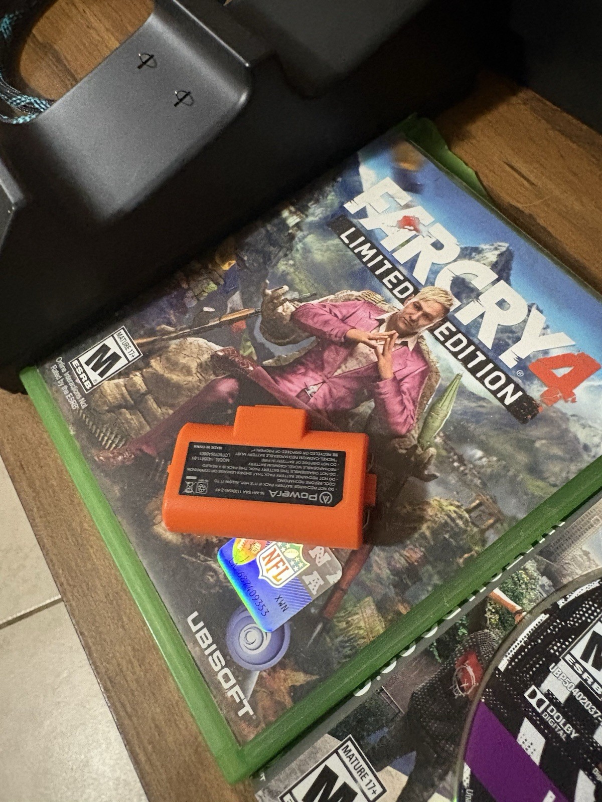 READ TESTED Microsoft Xbox One X Console Bundle LOT 1TB 1787 GAMES MIC MOUNT VGC