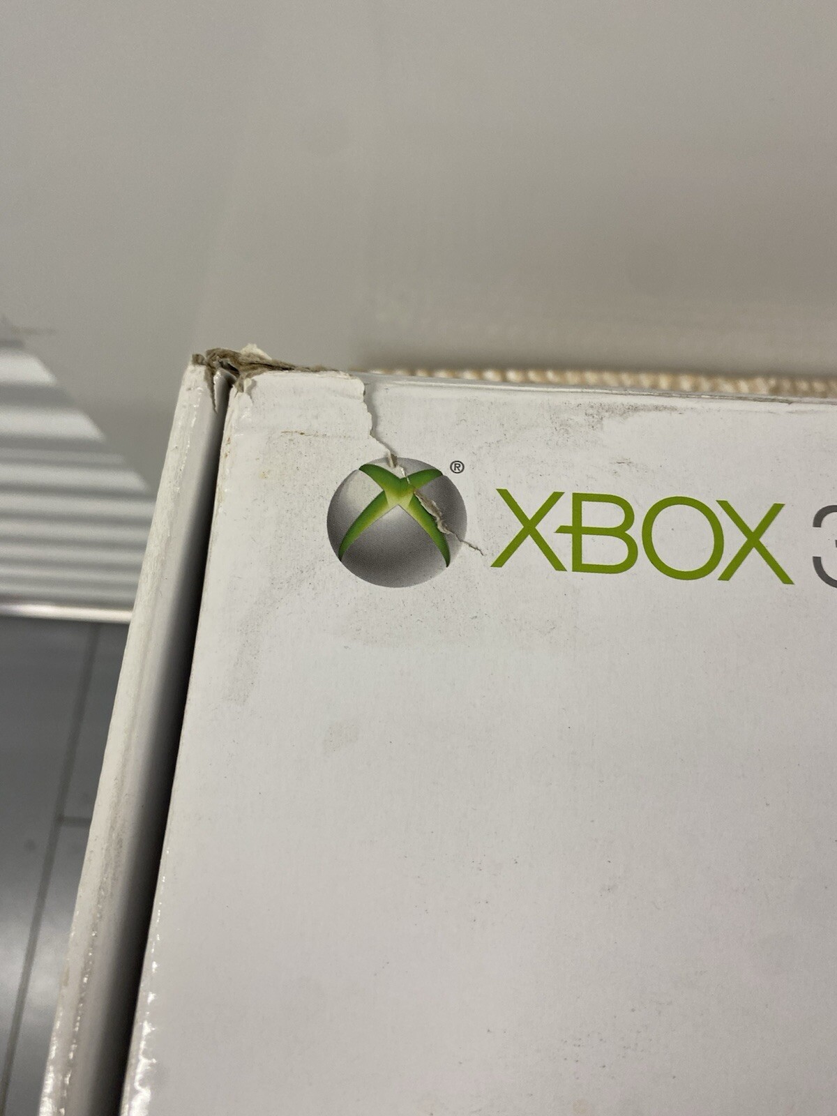 Xbox 360 4GB Console With Kinect Video Game System W / Box