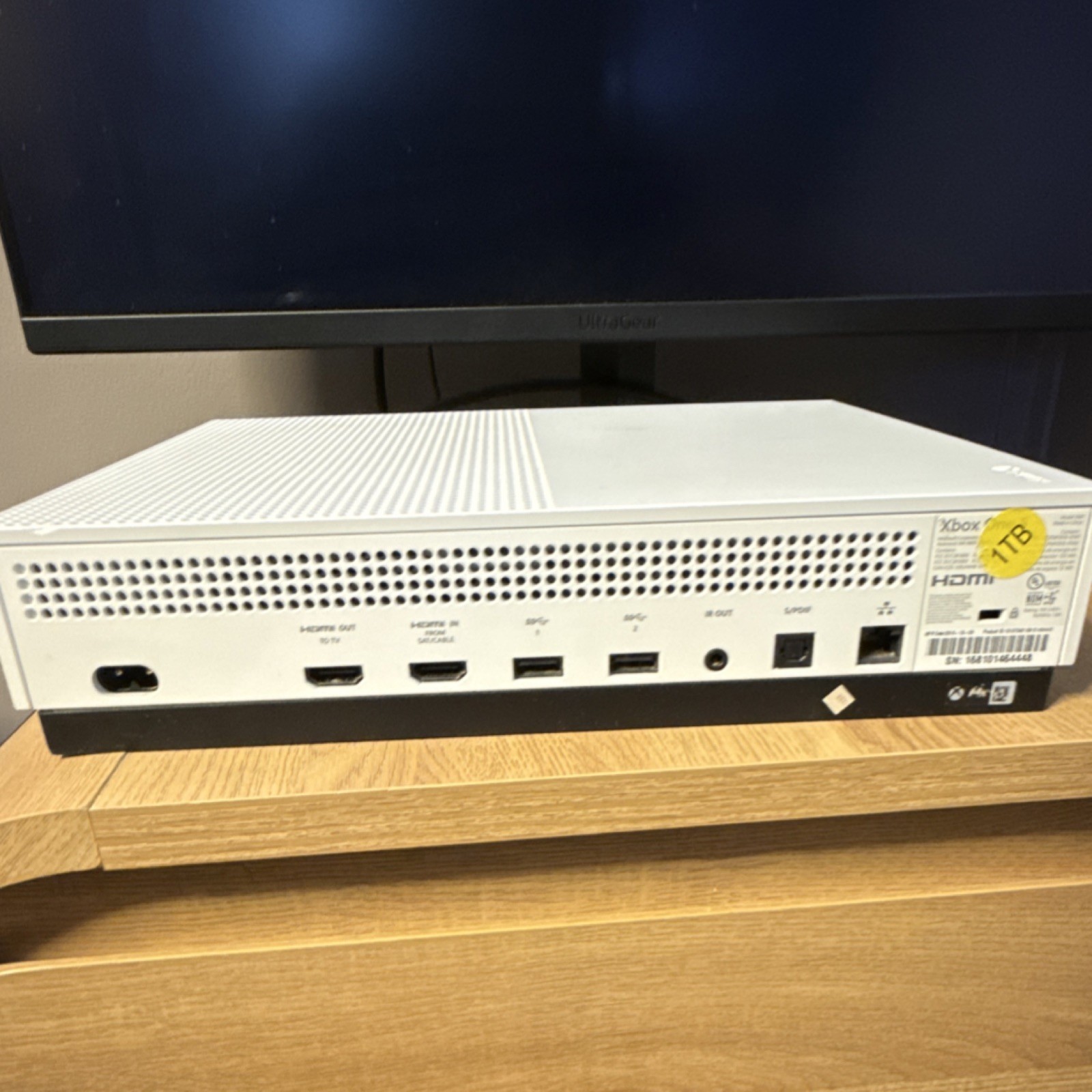 Microsoft Xbox One S 1TB White Console Wi-Fi Blu-Ray HDMI Ethernet USB