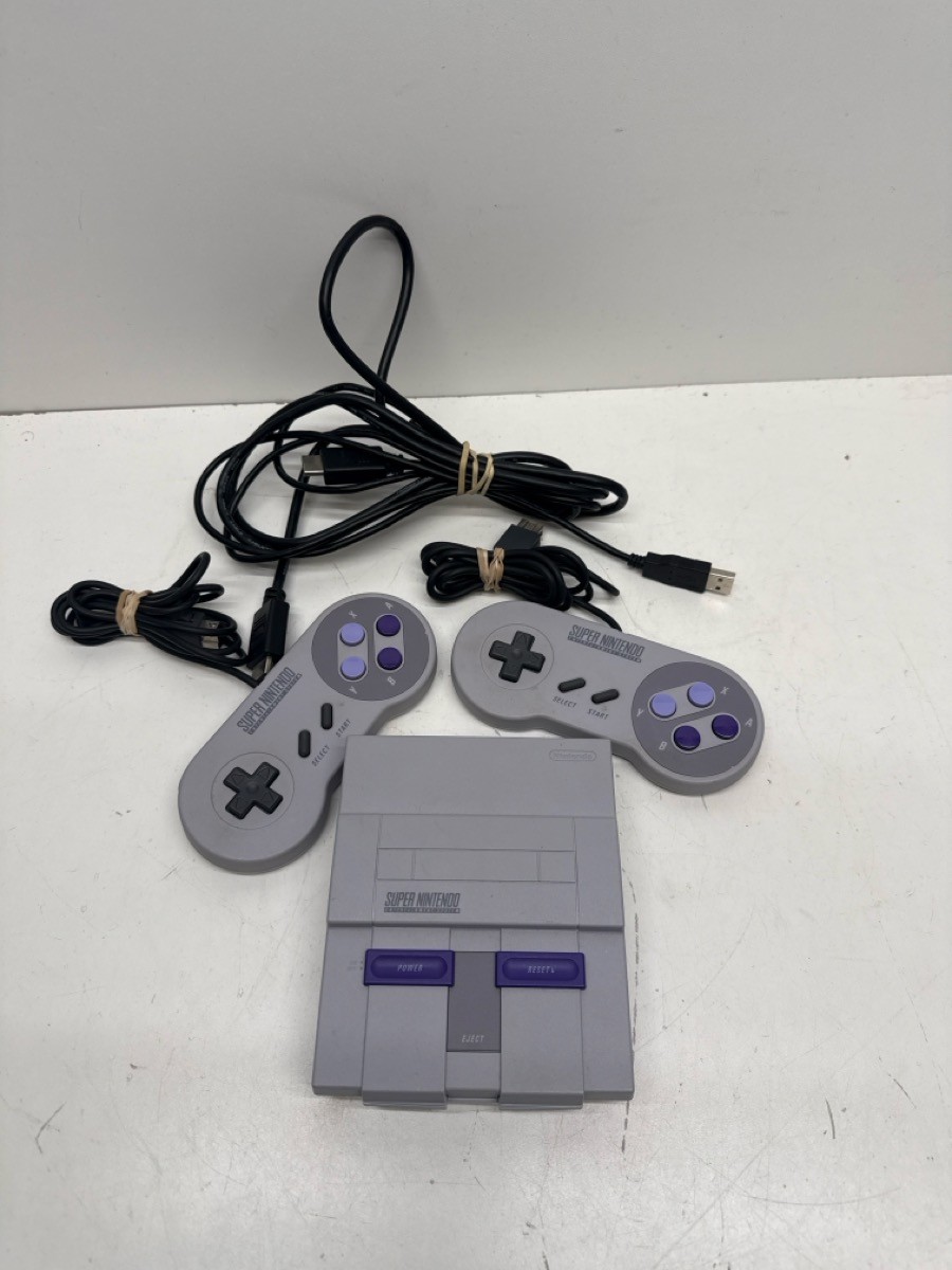 NINTENDO SUPER NINTENDO – CLV201 CONSOLE (P28019659)