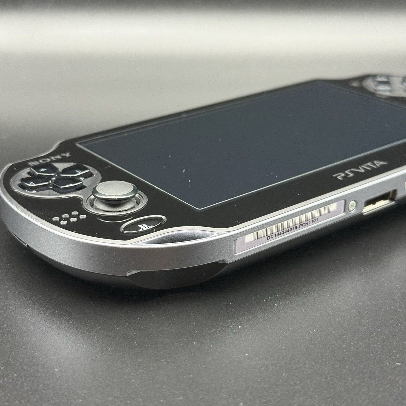 PS Vita PCH-1001 Bundle Console – Charger, RARE Vault Case & 3 Games! FAST SHIP!