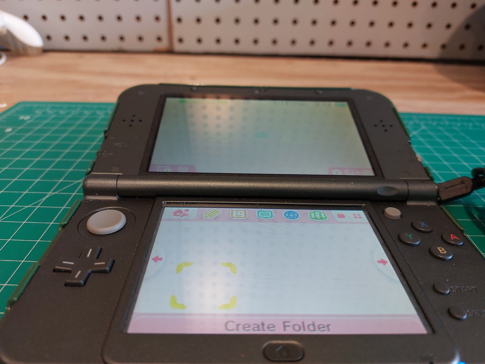Nintendo New 3DS XL Black Console Tested with Green Zelda Hylian Cover