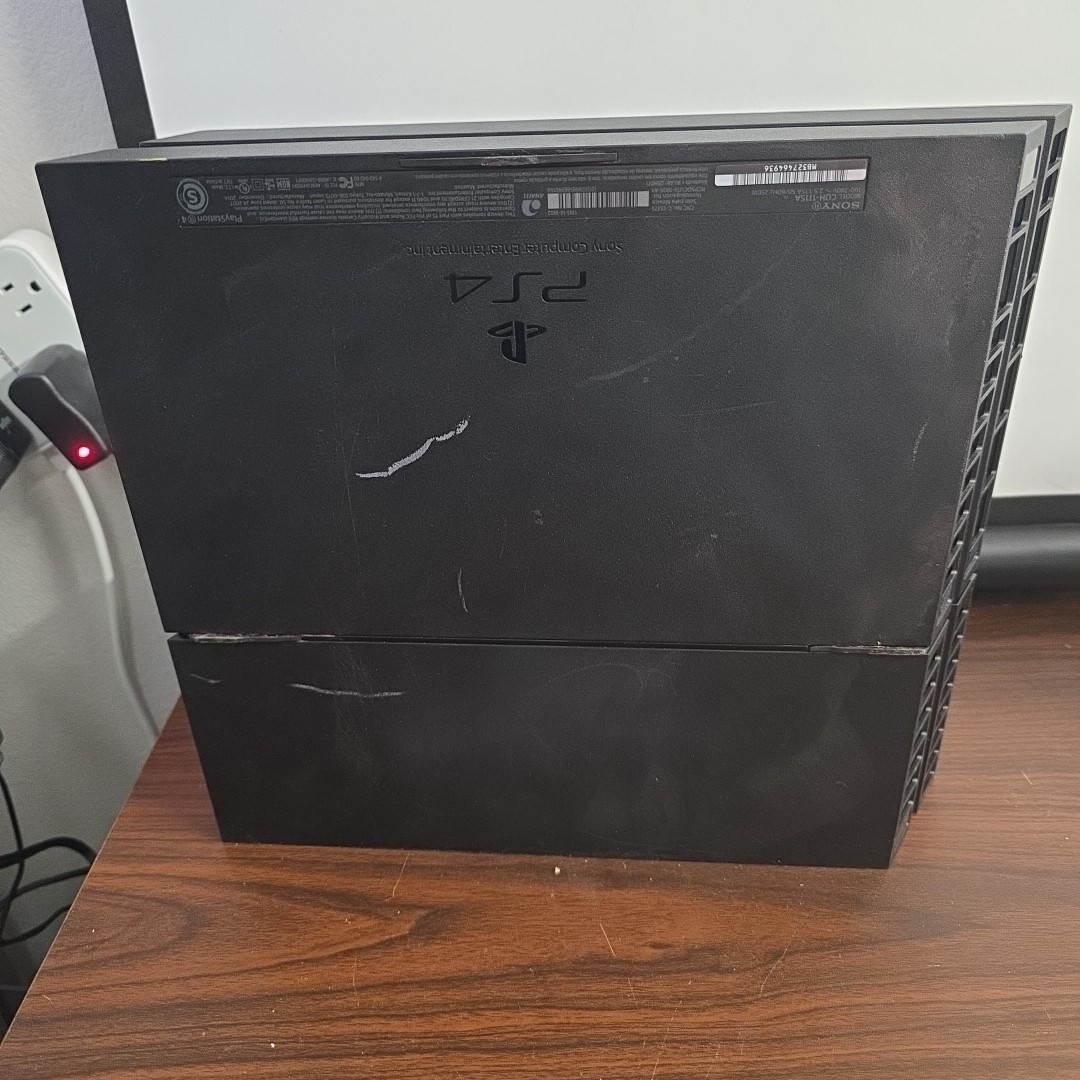 Sony PlayStation 4 Slim 500GB Cuh-1115a Console Only No Cords No Remote 8.52