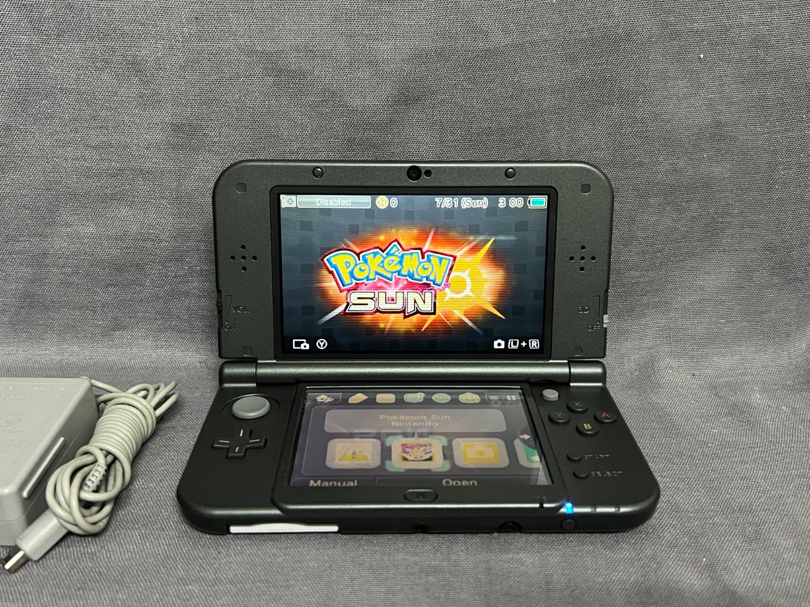 New Nintendo 3DS XL Gray Black Console With Charger and cartridge US Version