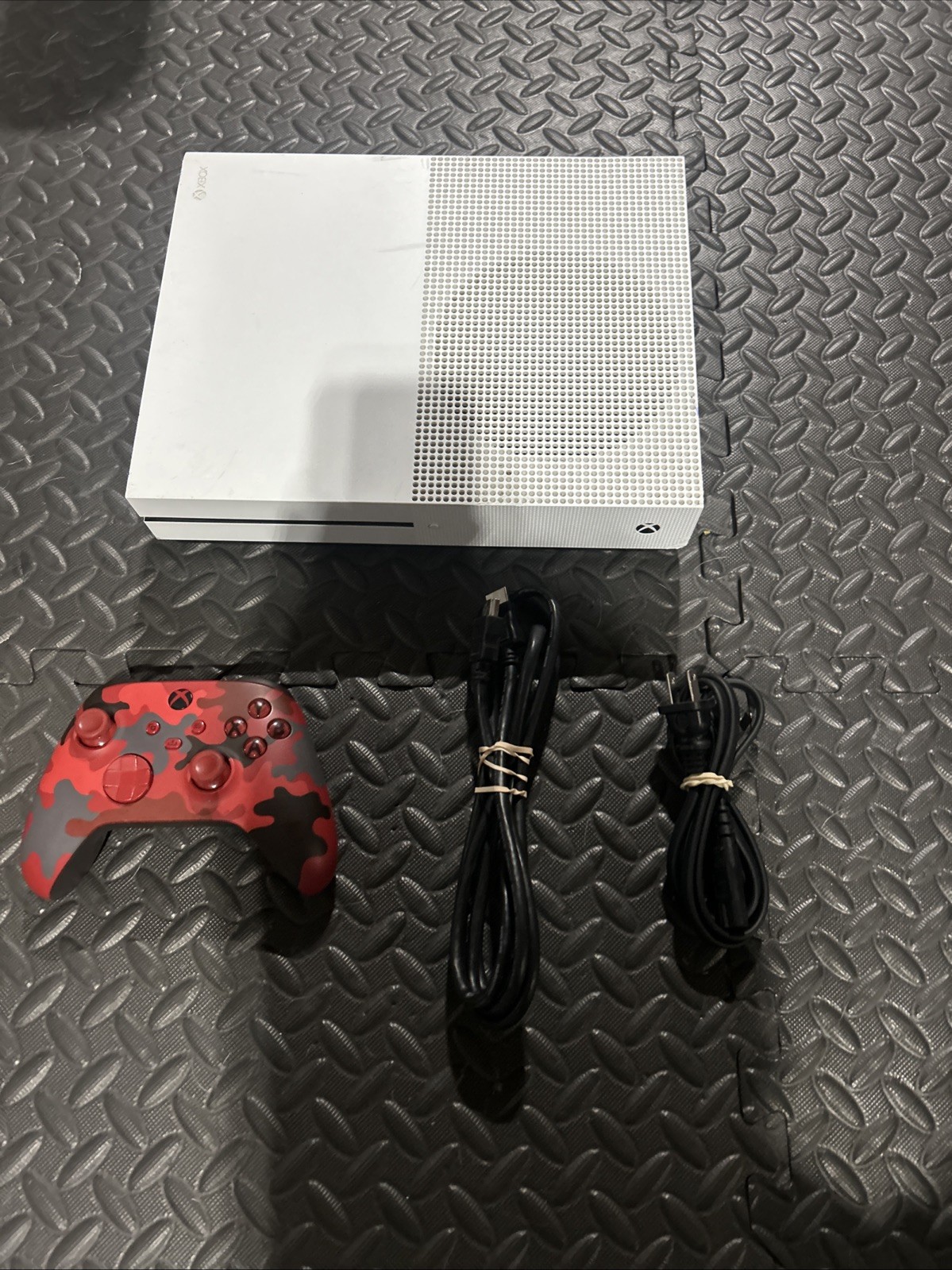 Xbox One S 1TB Console – White (XBS1TB) Whole Setup And Ready To Play!