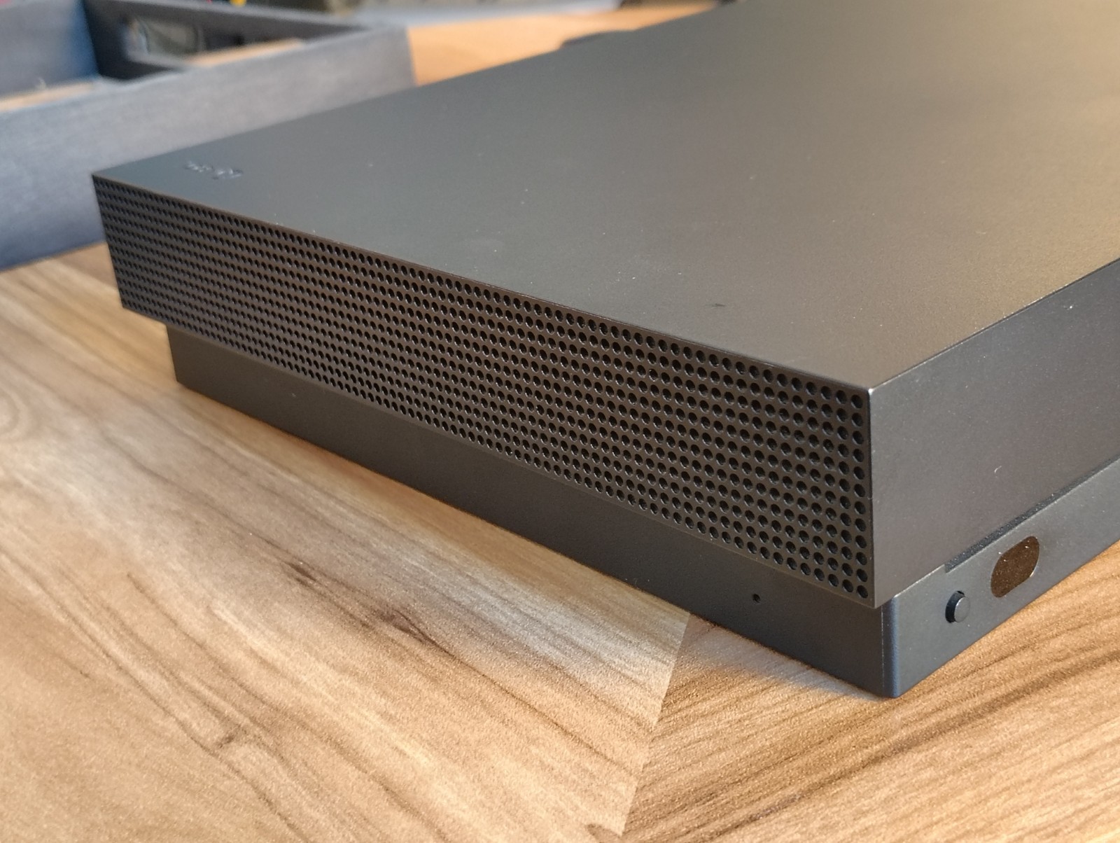 Microsoft Xbox One X 1TB – Model 1787 – With Original Box Working & Reset LOOK