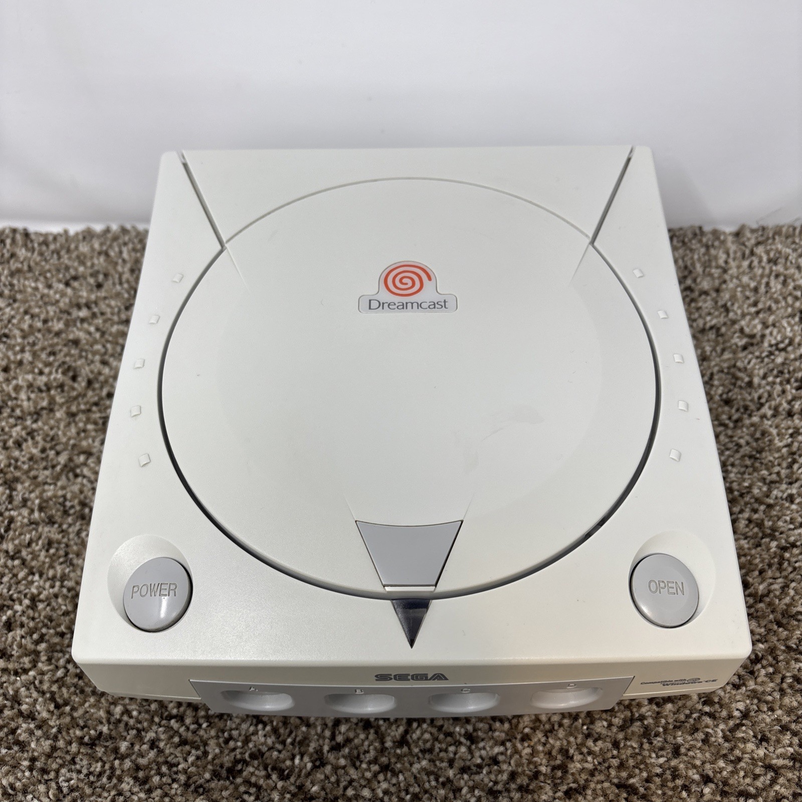 Sega Dreamcast (HKT-3020) Home Console with Controller & Game Bundle