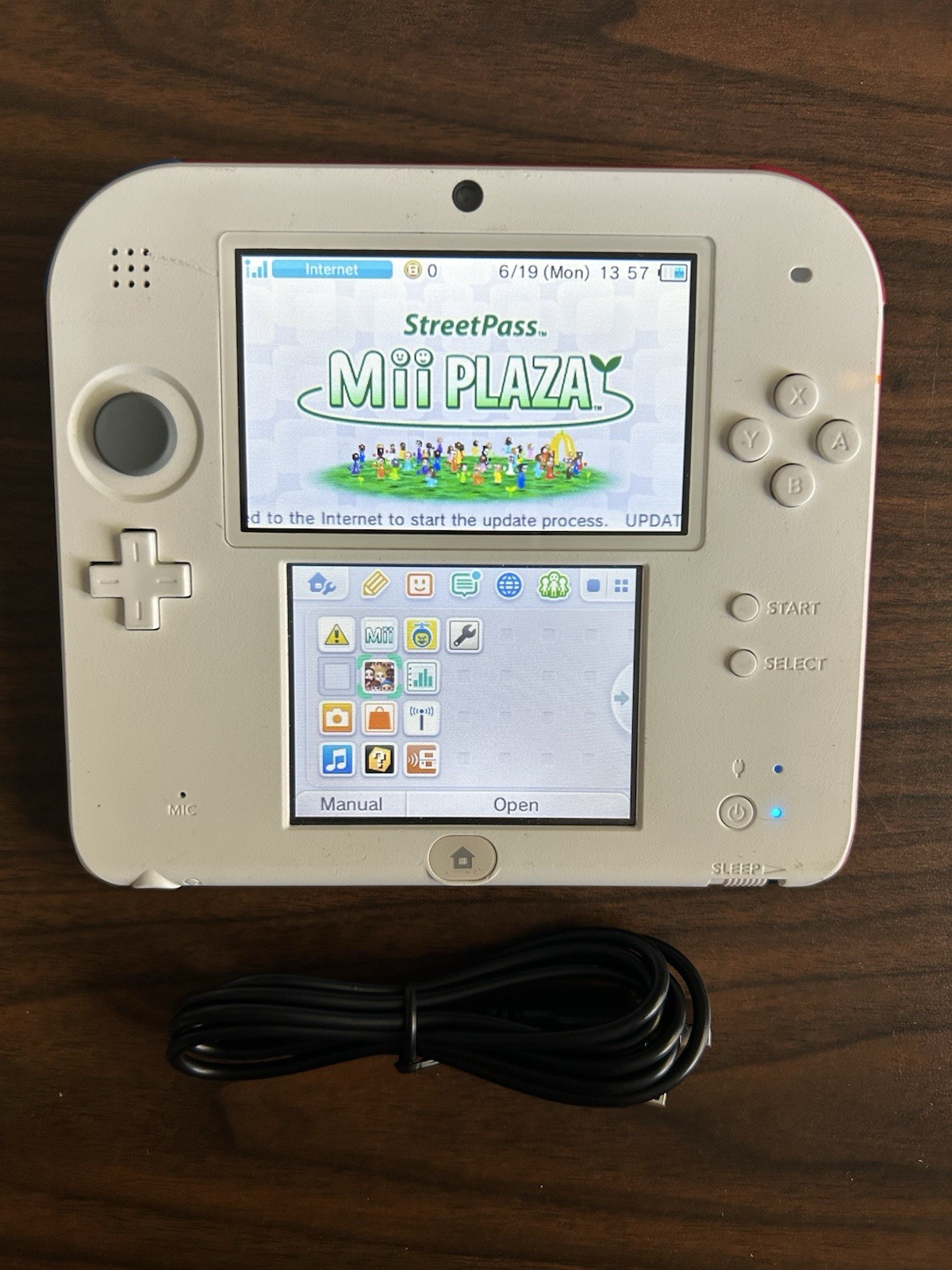 Nintendo 2DS multi color Console & charger | USA | Tested Working FAST SHIPPING