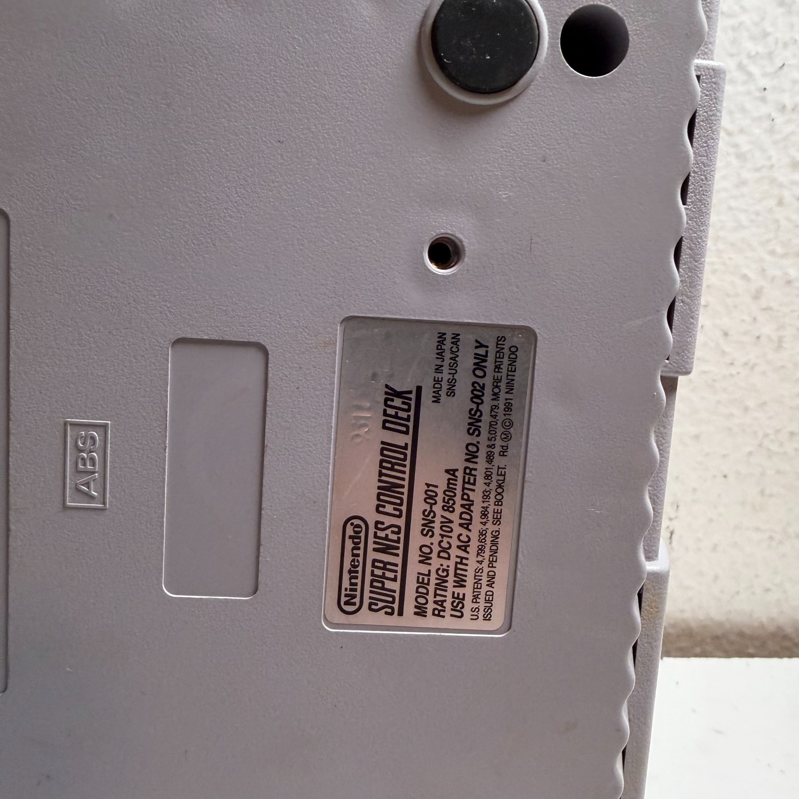 Super Nintendo SNES SNS-001 Beige 16-Bit Video Gaming Console – For Parts
